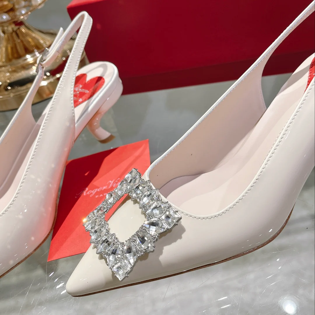 Обувь RV - Новинка ранней весны 2023 года - Туфли на низком каблуке с острым носком из натуральной кожи - Бежевые