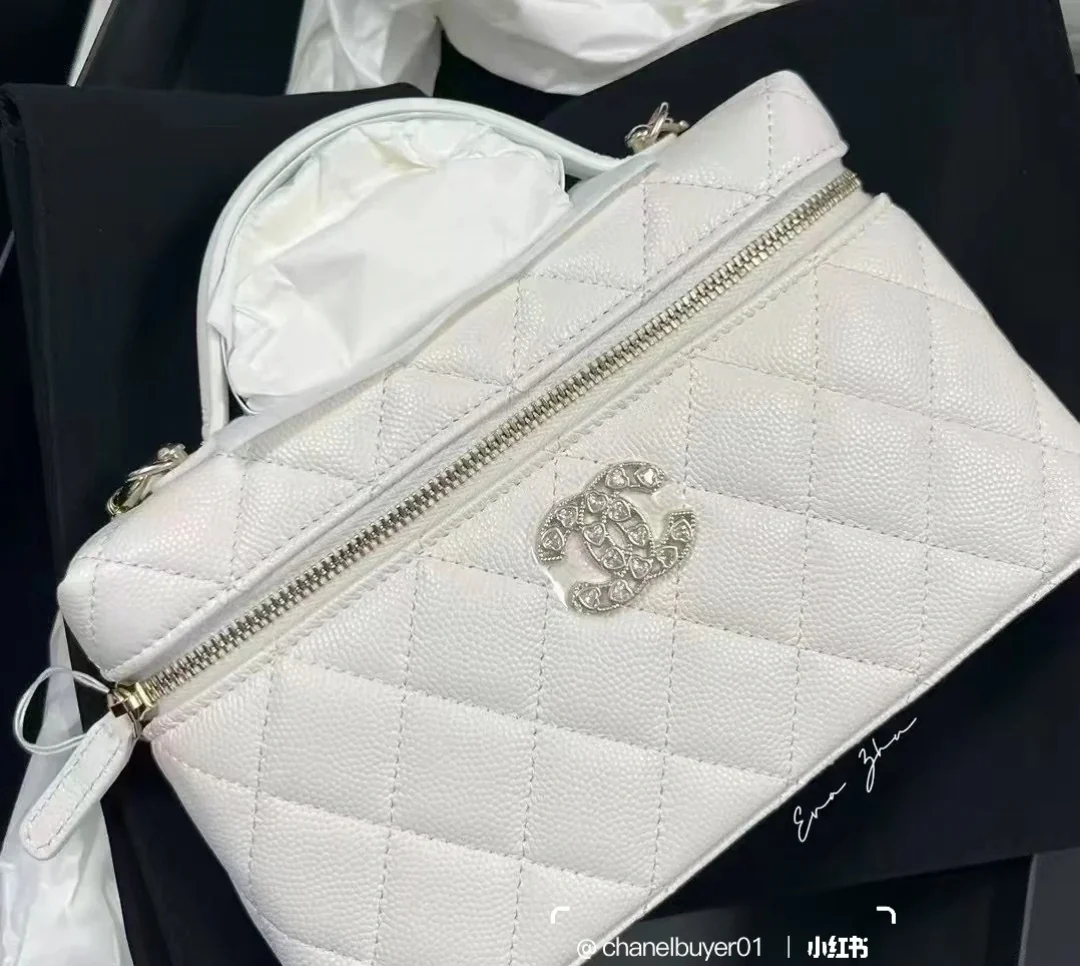 Сумочка Chanel 25p Heart Diamond LP с цепочкой - белая