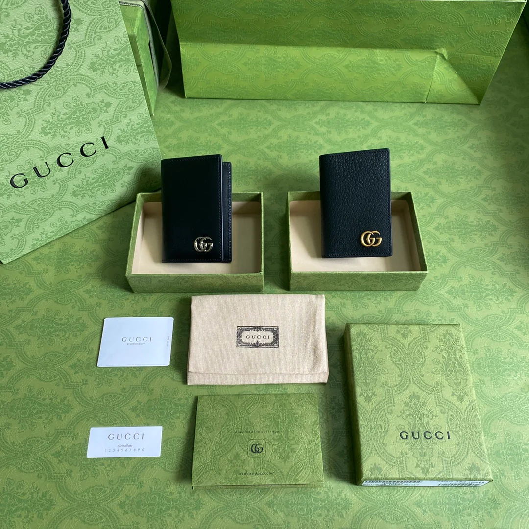 Gucci 牛皮卡包