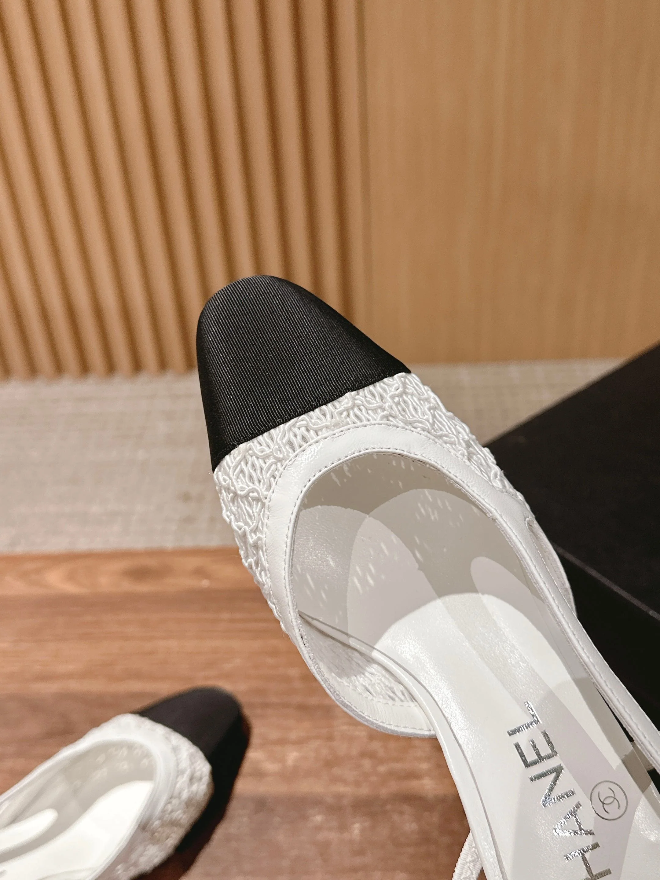 Chanel - Кружево и шаньдунский шелк - Туфли на толстом каблуке - Белые