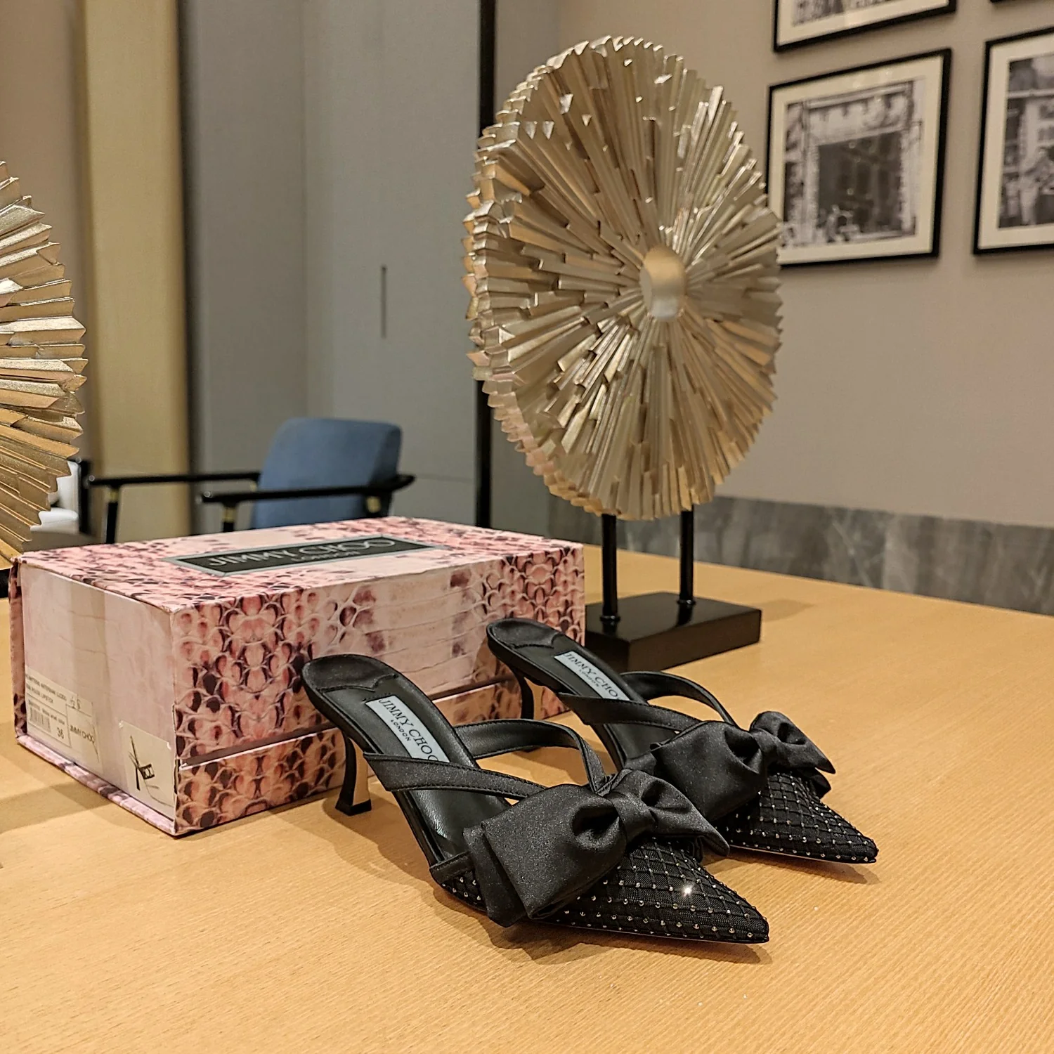 Босоножки на шпильке Jimmy с бабочкой, шелковые, черные