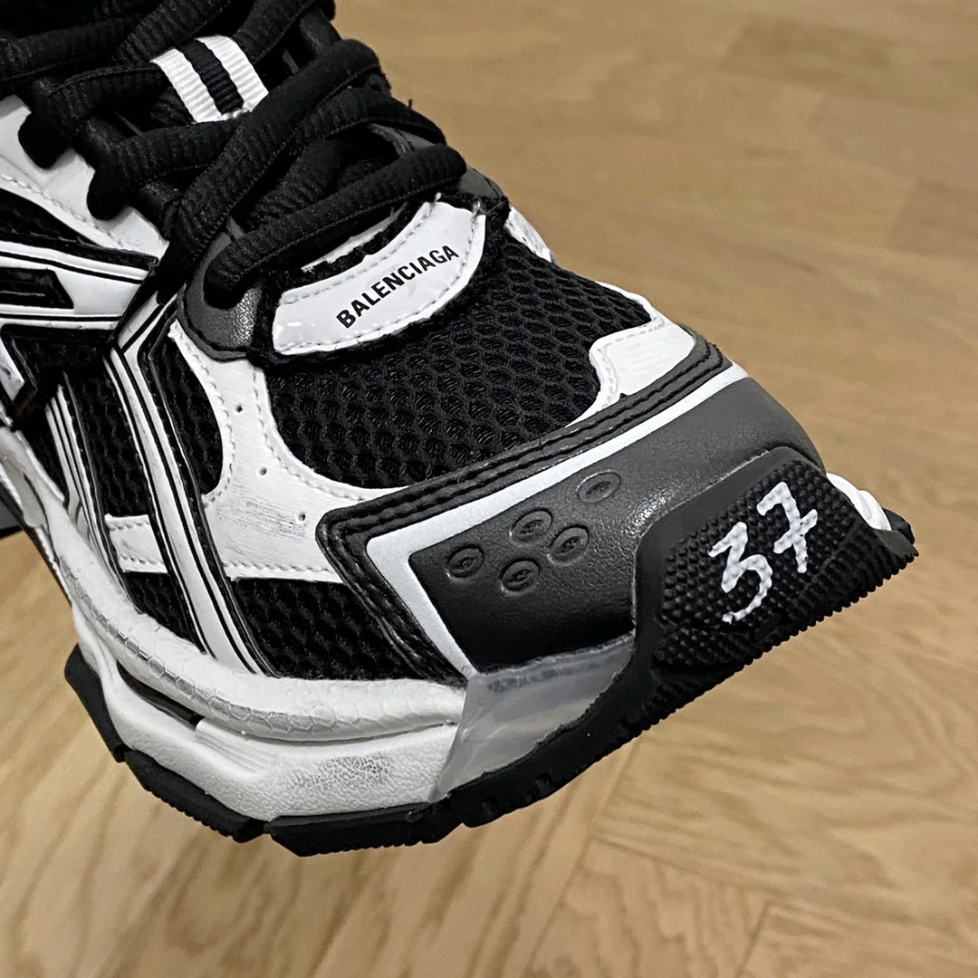 Кроссовки Balenciaga Runner Dad Shoes