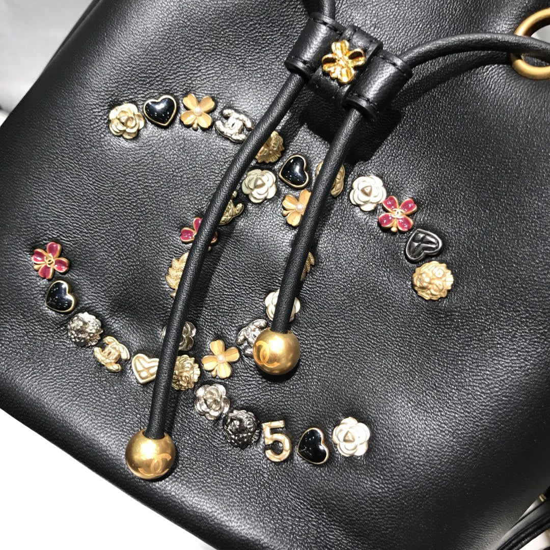 Сумка-ведро Chanel 2020 Métiers d'Art