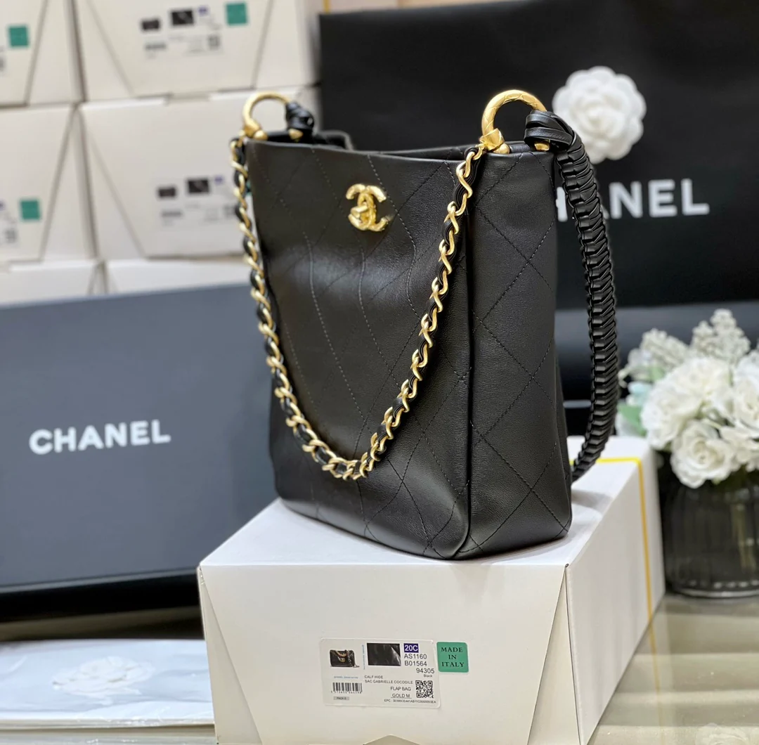Chanel - Коллекция ?Ранняя осень? - Плетеная сумка в стиле хиппи от Métiers d'Art