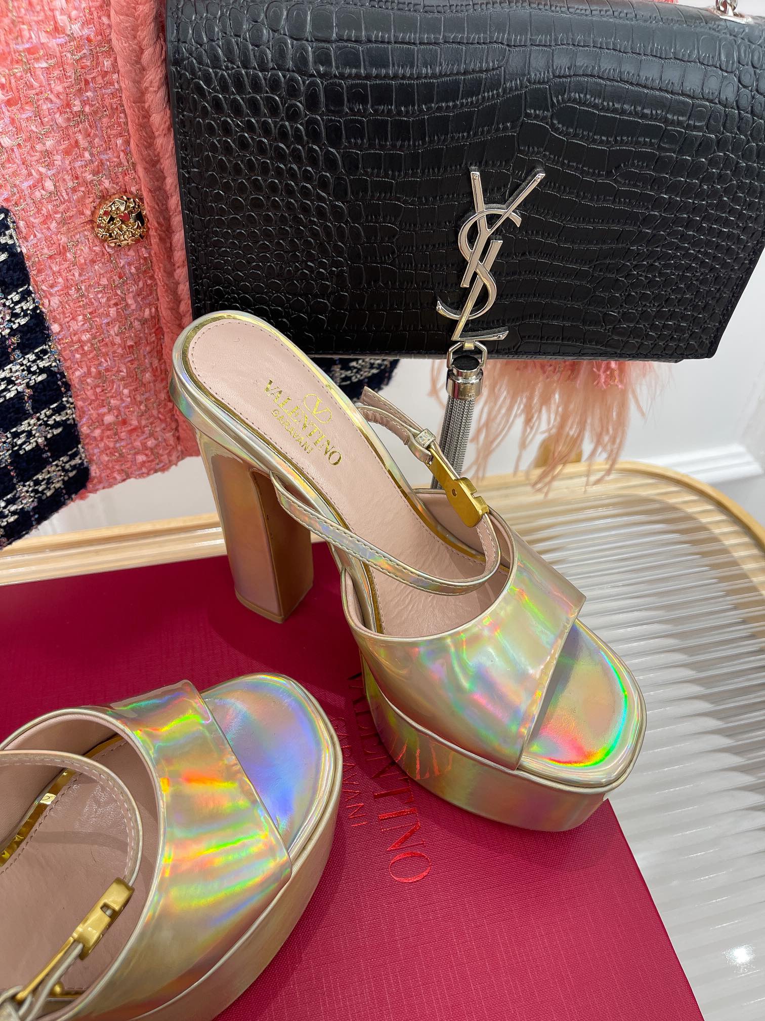 Новинка сезона весна/лето 2023 от Valentino - сандалии на платформе 9 см с открытым носком - 15 см - серебристые