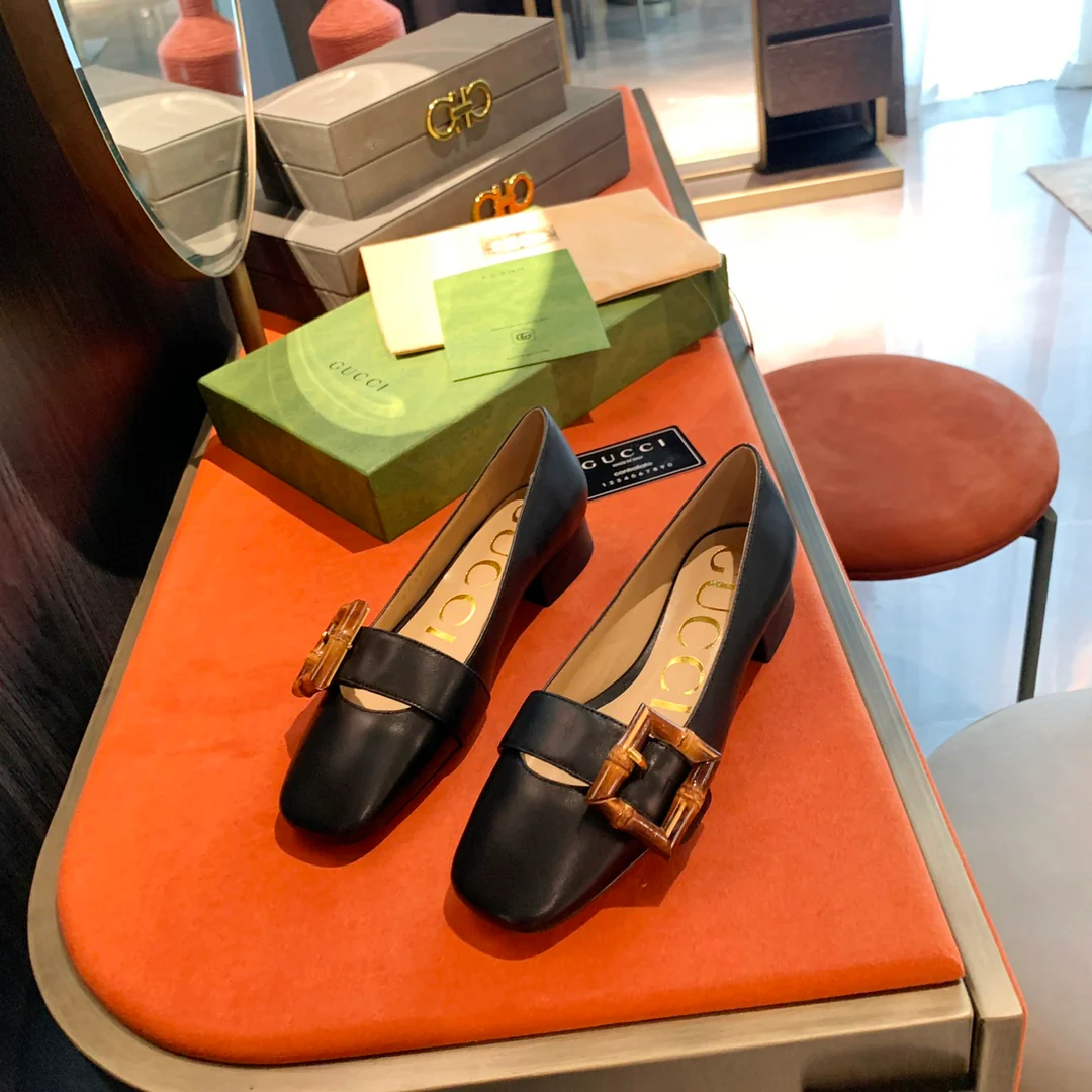 Gucci - Туфли на низком каблуке с бамбуковой пряжкой