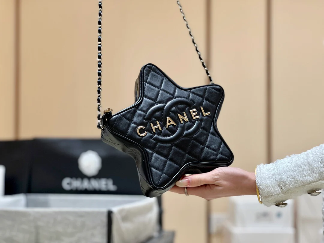 Сумка Chanel 24c из лимитированной коллекции Early Spring Resort Collection Star Bag - черная - 1 шт.