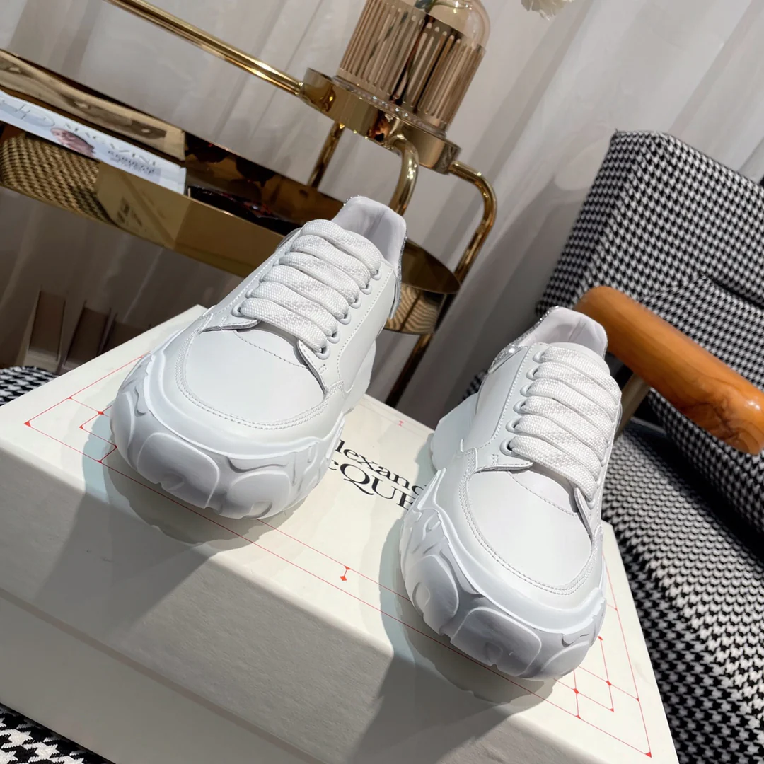 McQueen - Новые кроссовки - Серебристый каблук со стразами