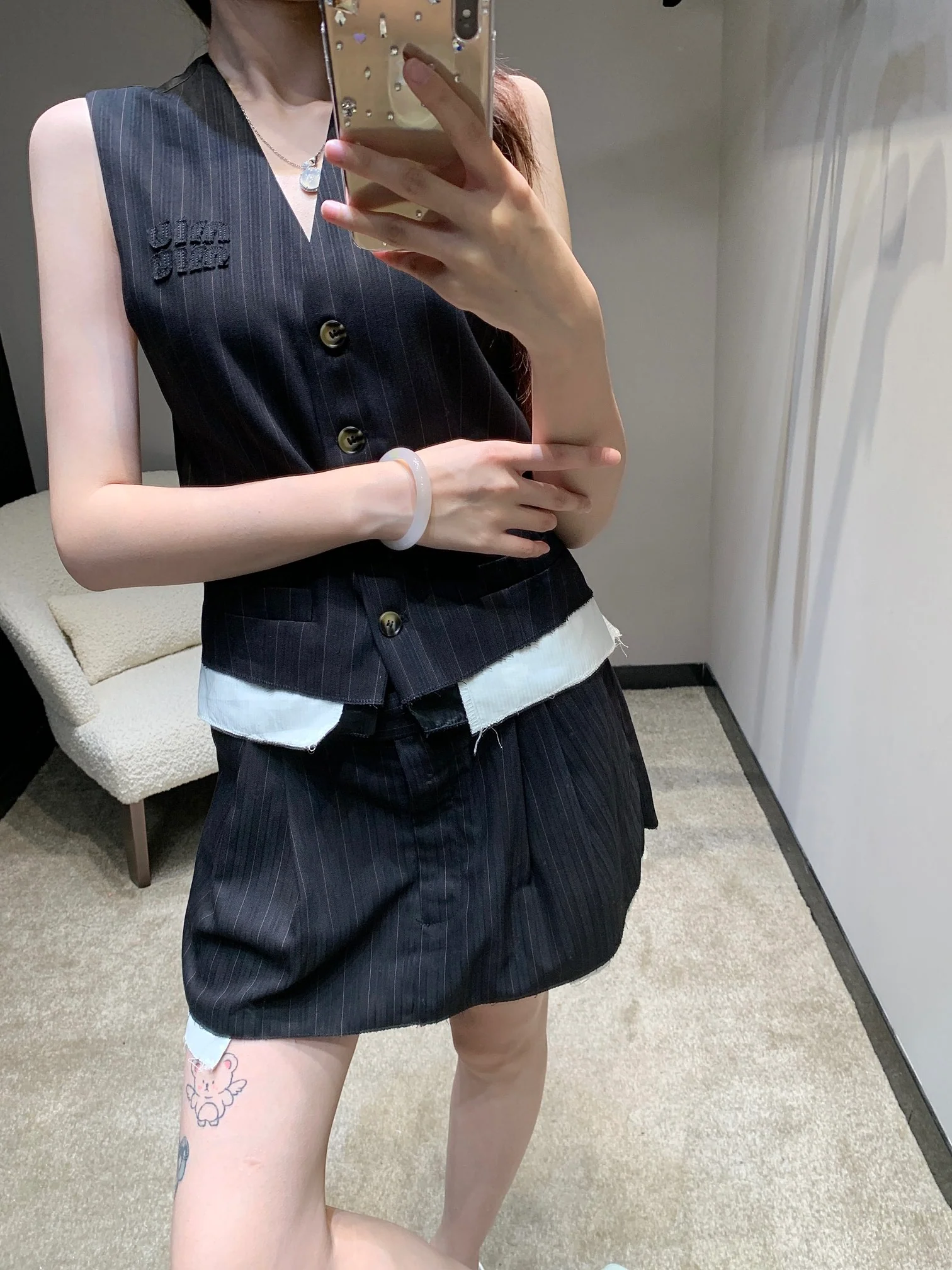 Miu Miu-2404 - Весенне-летняя новинка - Полосатый костюм: жилет и юбка - Черный - 1