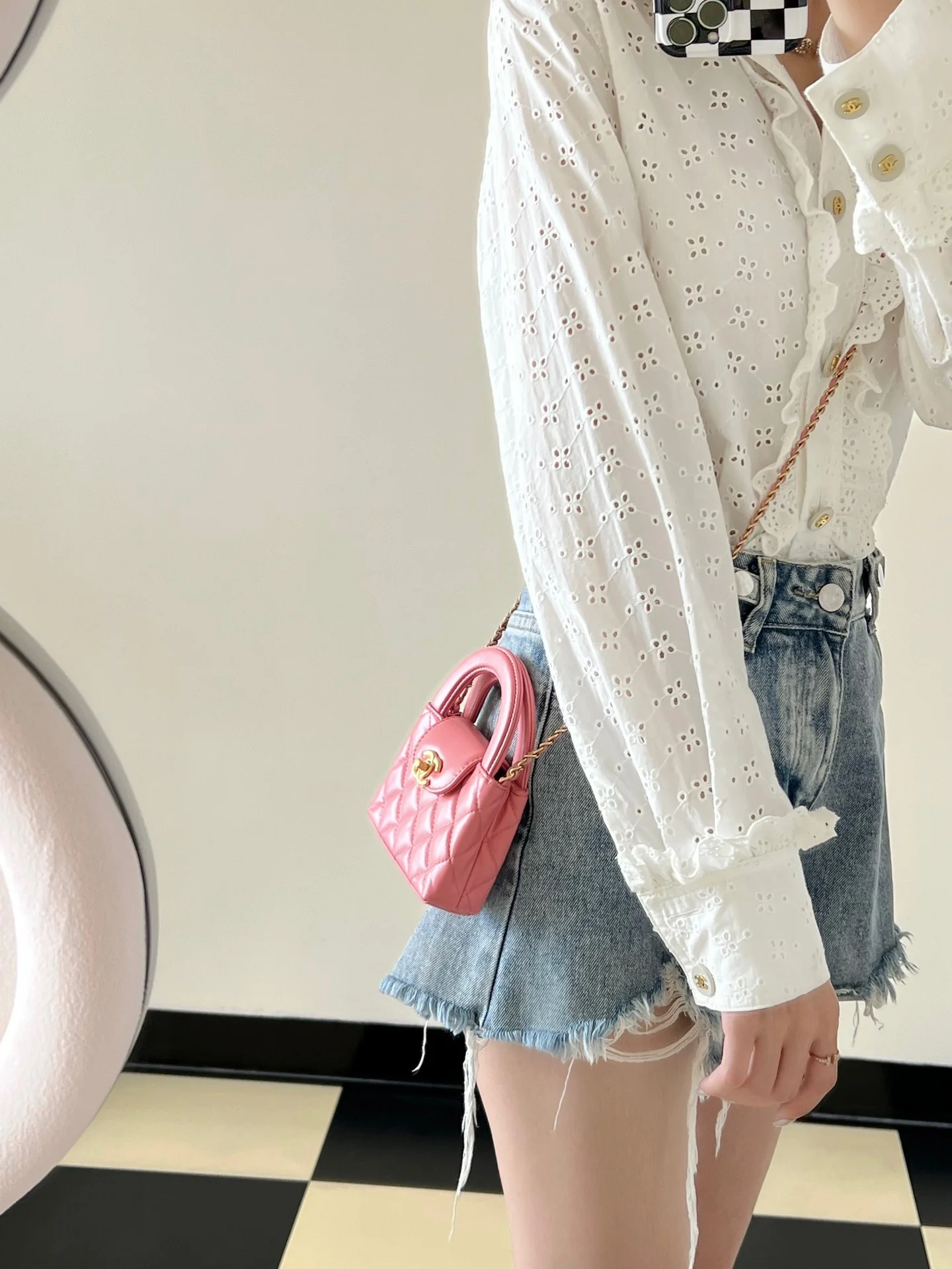 Мини-сумочка Chanel Kelly на цепочке - кораллово-розовая