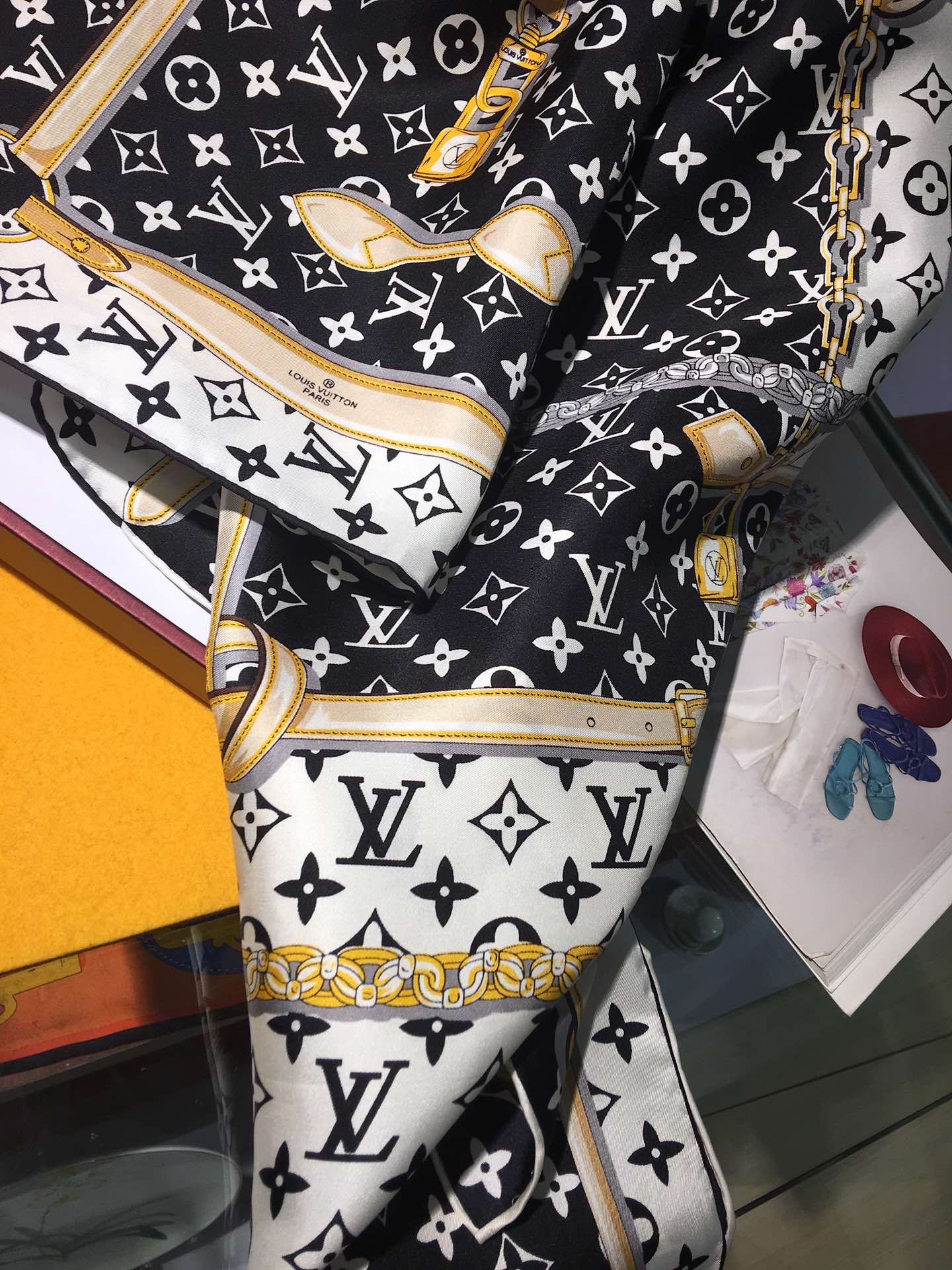LV - Непревзойденный бестселлер - Шарф из 90% шелка