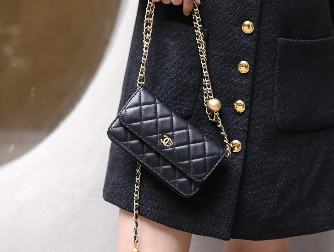 Chanel - Chanel - Золотой шар WOC - Черный