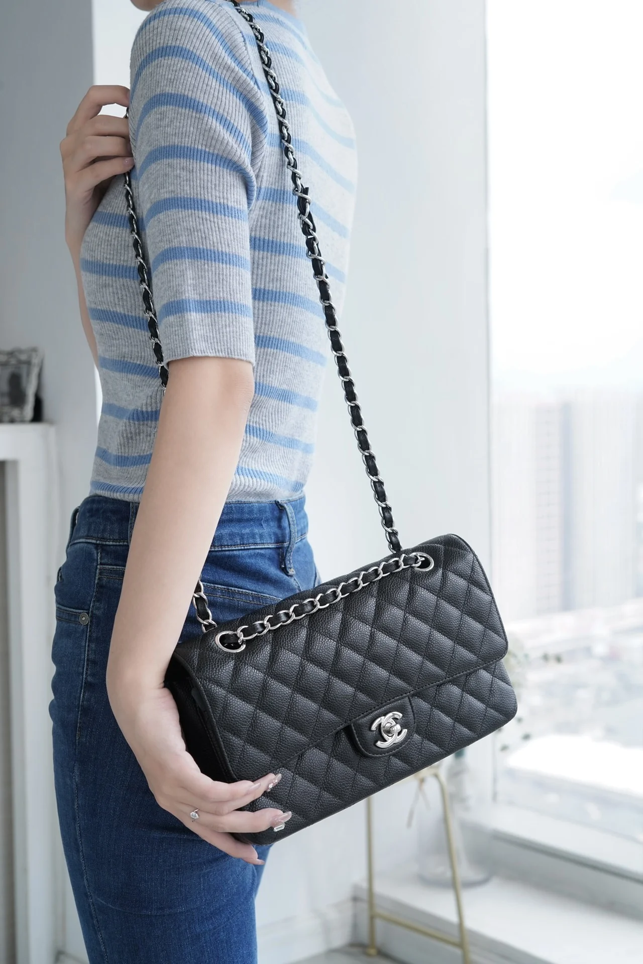 Chanel Classic Flap Caviar Black Medium
