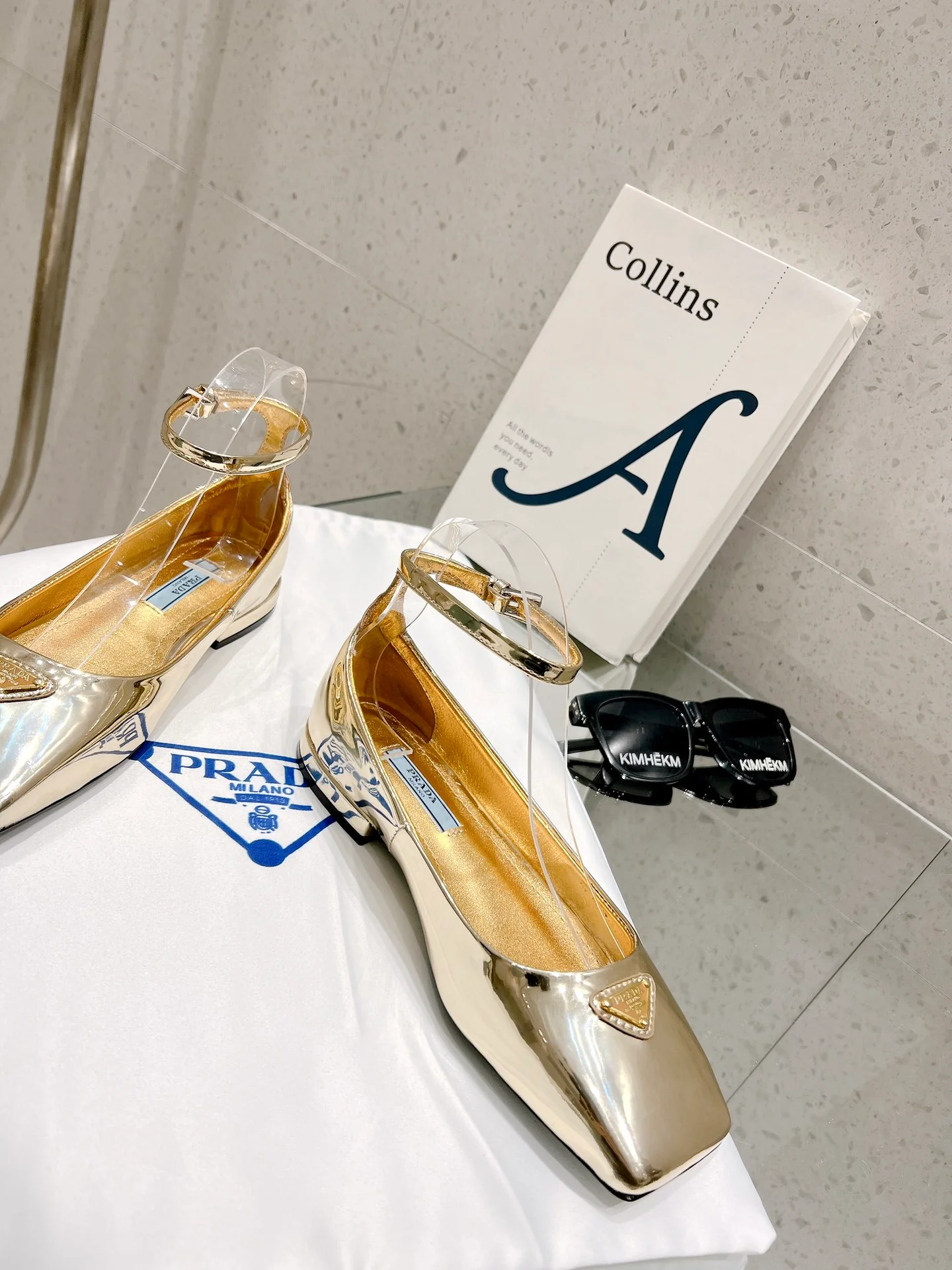 Новинка сезона весна/лето 2023 от Prada - Кожаные балетки - Серебристые