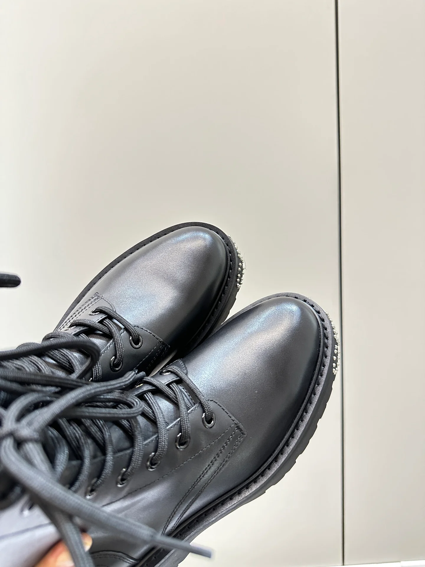 Ботильоны Celine на платформе из телячьей кожи, черные, со шнуровкой.