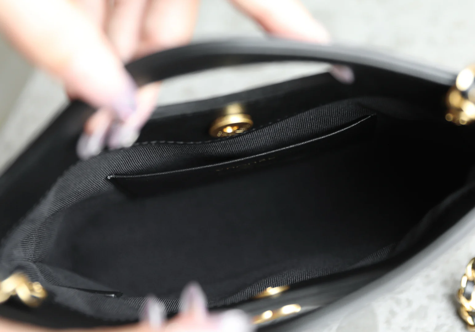 Сумка Chanel 25p nano31, замша, черная.