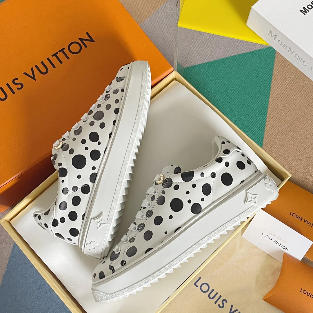 Кроссовки LV из новой серии Time Out 2023 года, белые, на платформе, в горошек.