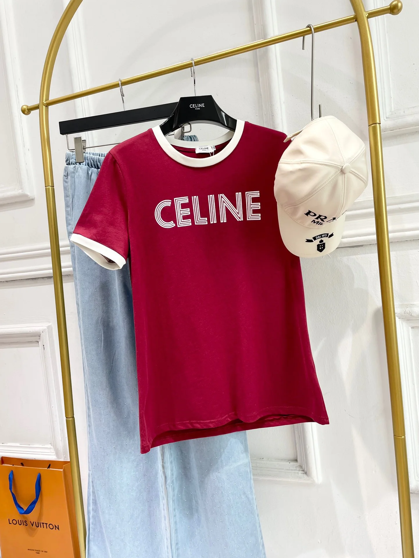 Футболка Celine 2403 из хлопка с коротким рукавом и цветными блоками, модель Letter Color Block, красная.