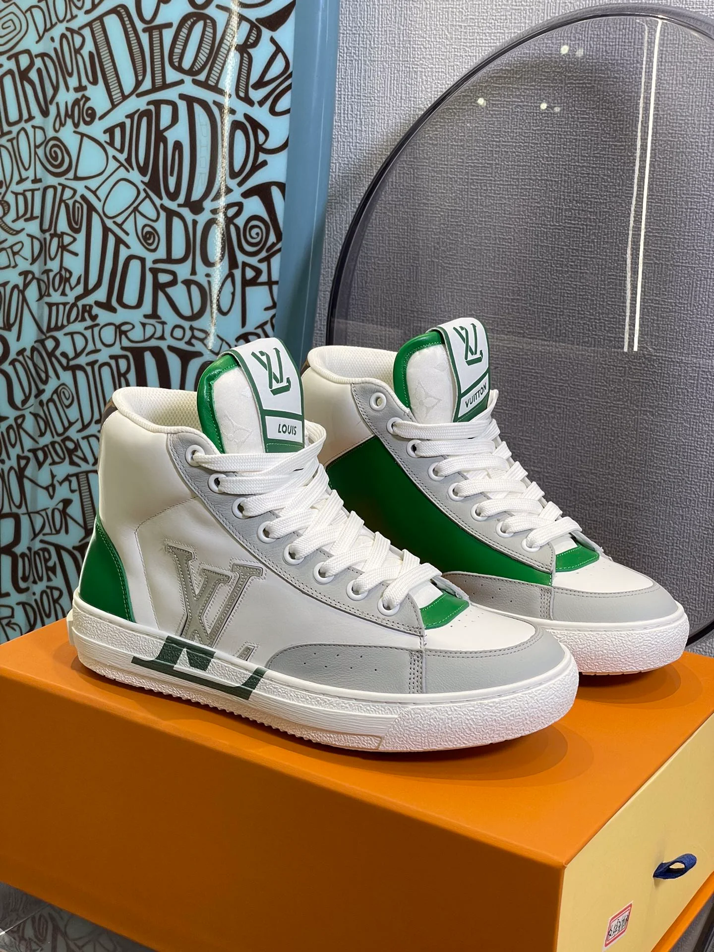 Обувь LV - кроссовки LV - высокие - повседневная обувь