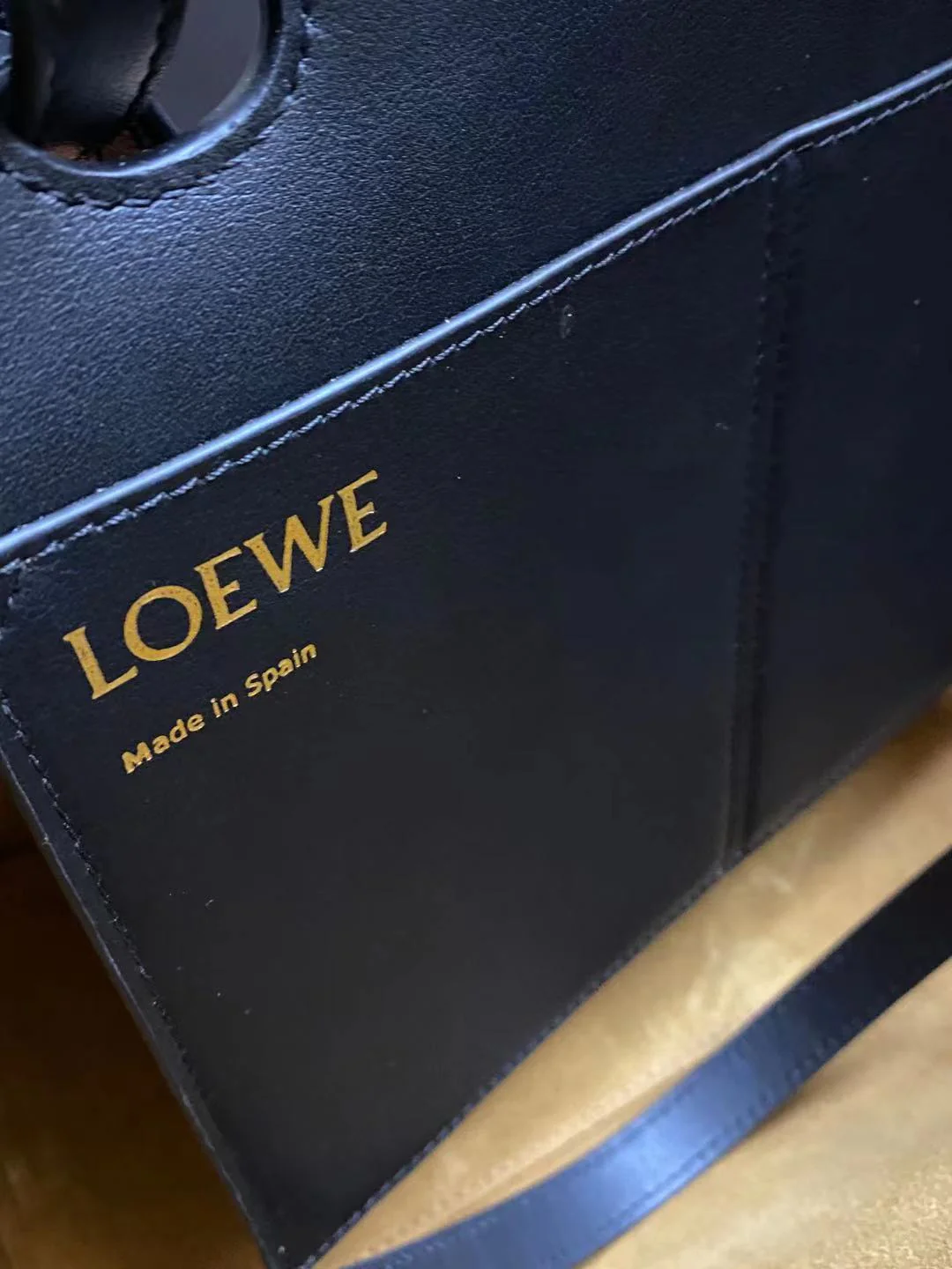 Сумка-тоут Loewe Anagram из черной кожи