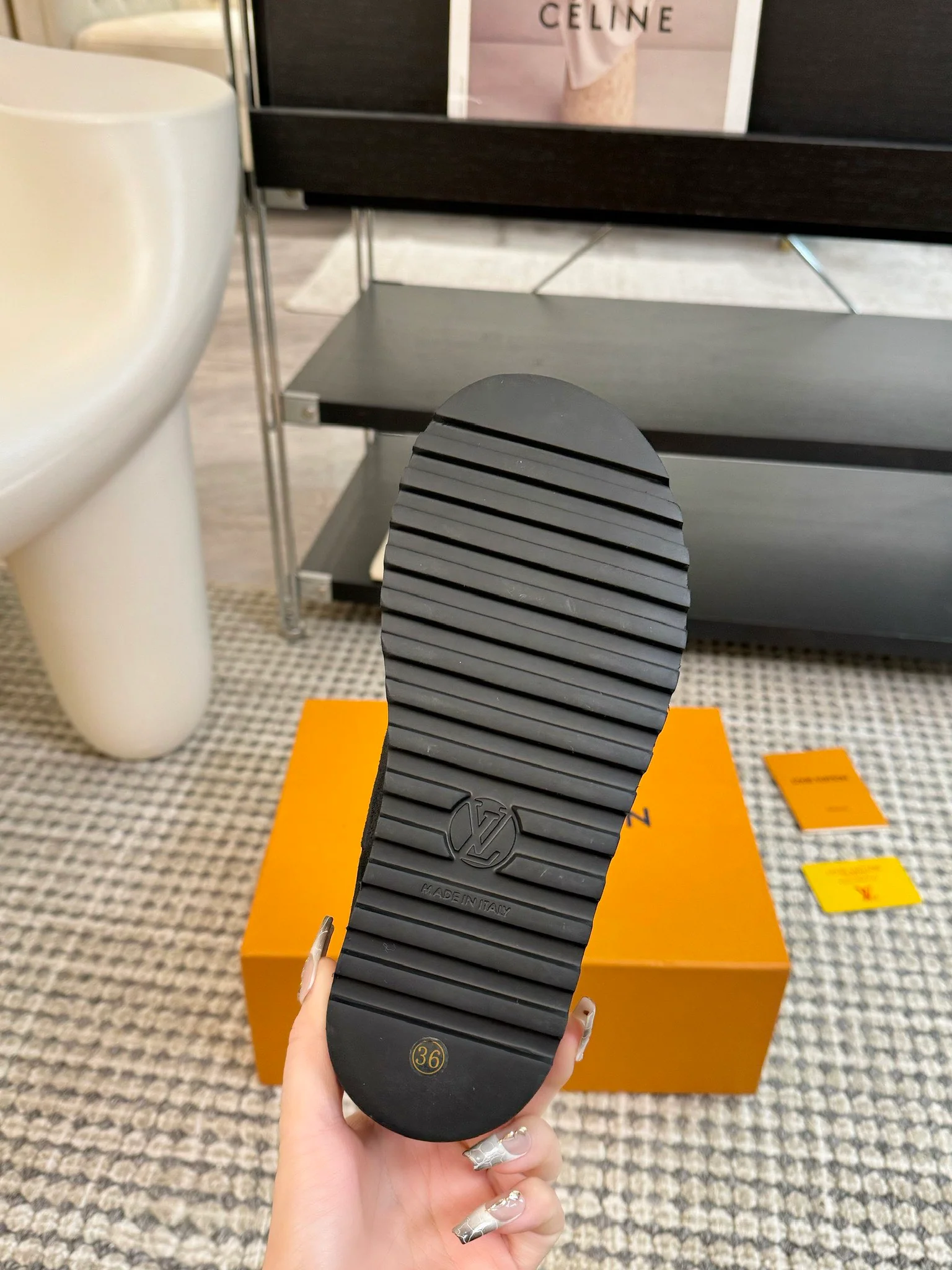 Снежные ботинки на платформе LV-2024 - черные