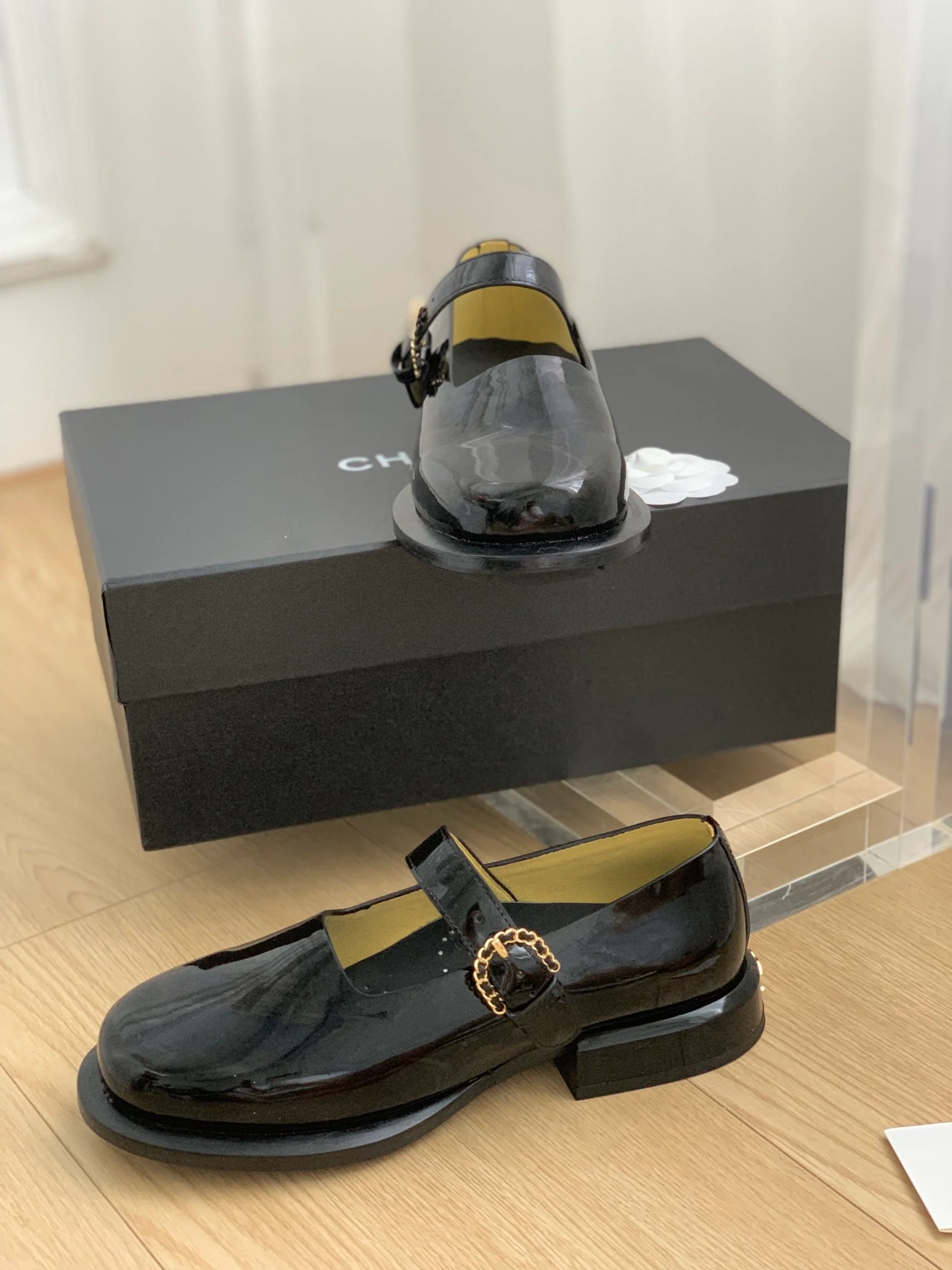 Новинка сезона осень/зима 2023 от Chanel - туфли Мэри Джейн - черные.