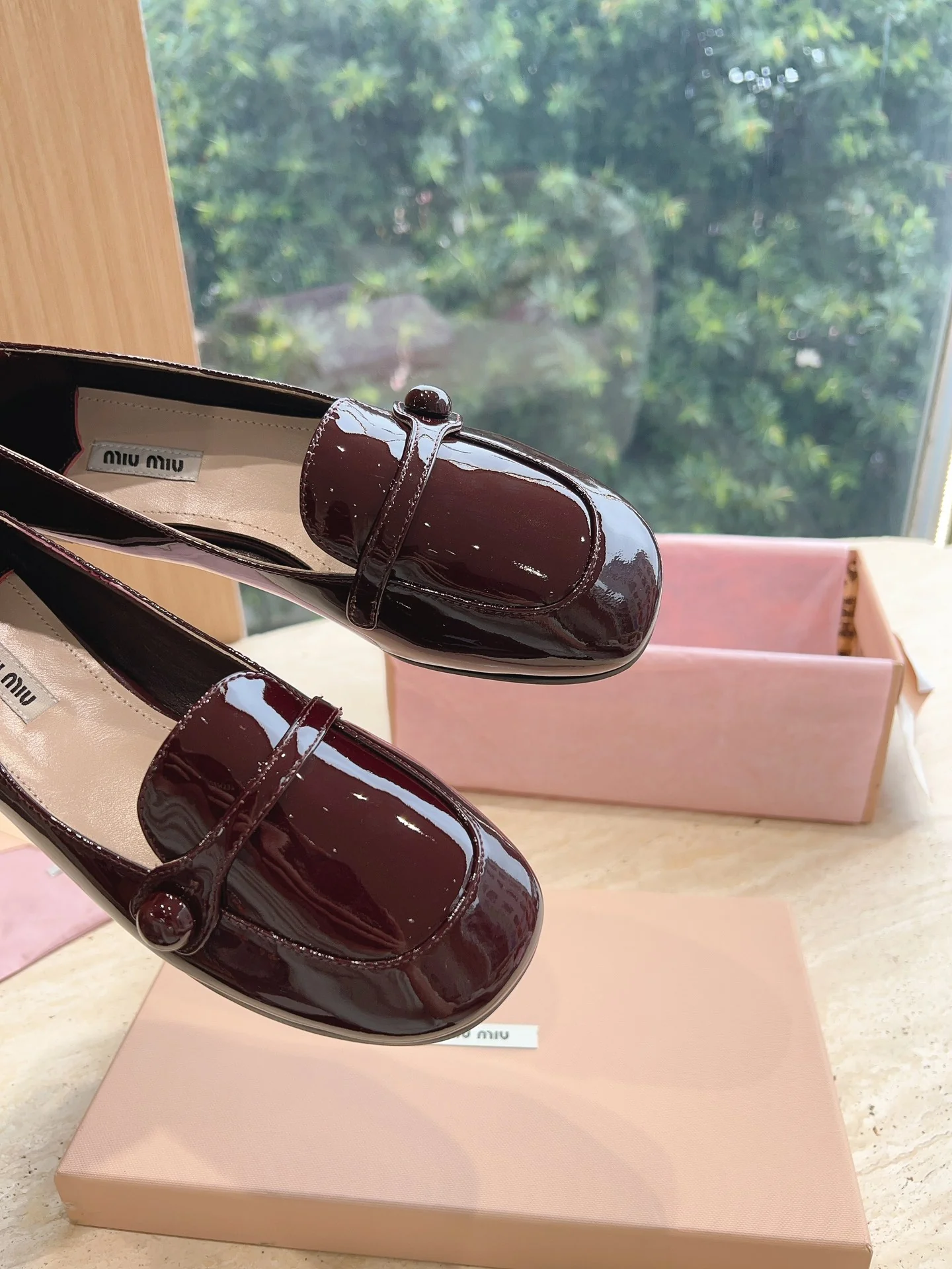 Туфли Мэри Джейн от Miu Miu - бордовые