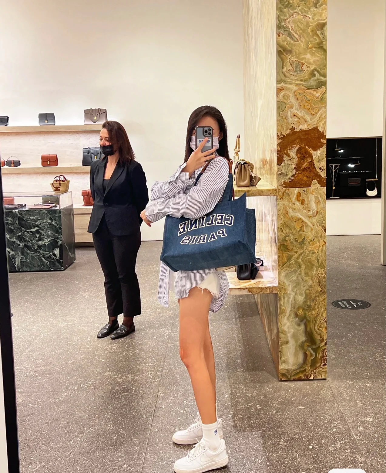 Новая холщовая сумка-шоппер Cabas Thais от Celine.