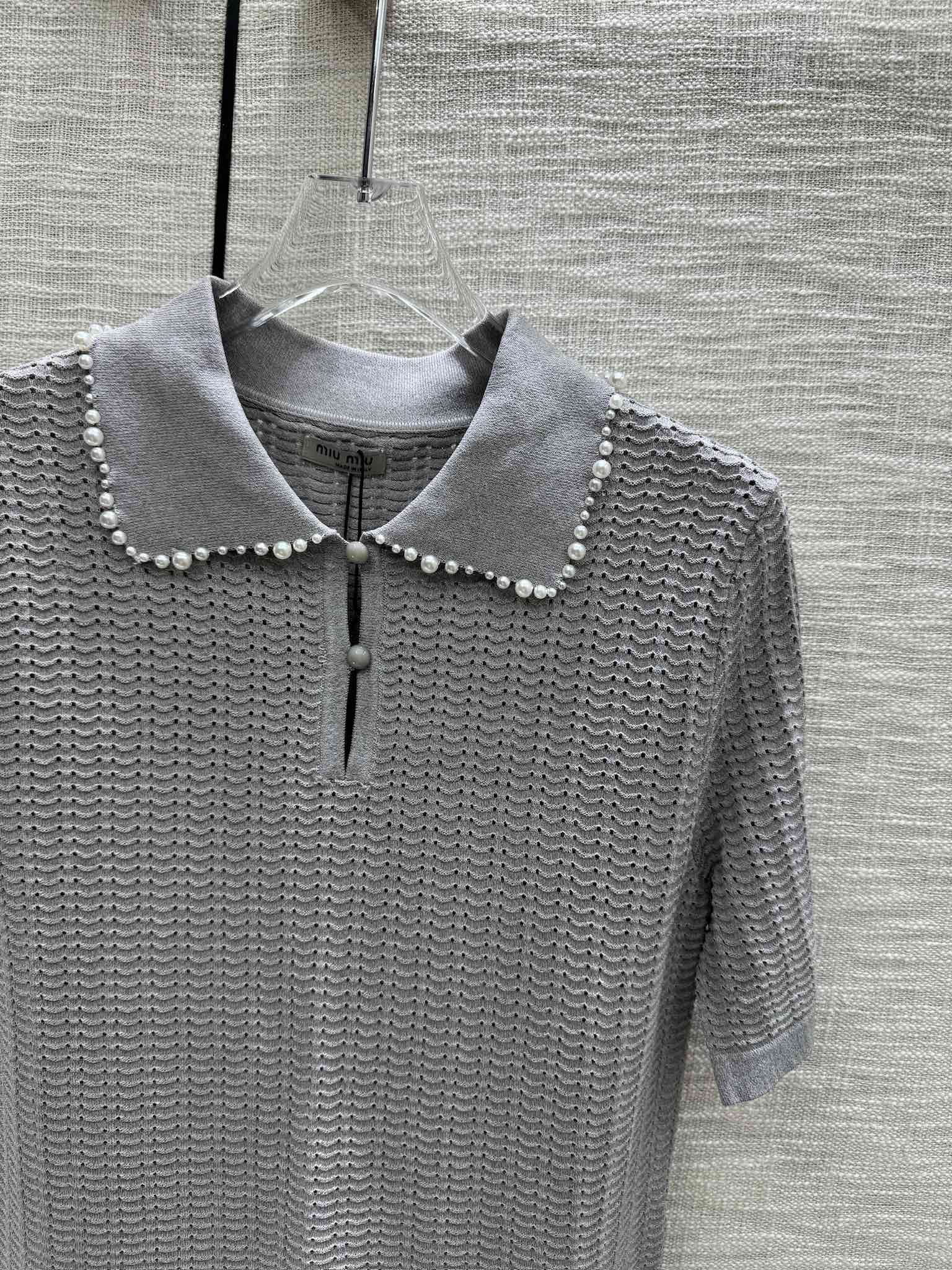 Miu Miu - 2404 - Трикотажная футболка с коротким рукавом и французским воротником-поло - Серая