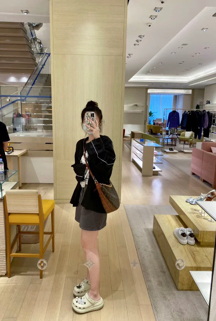 m46311-LV-loop-hobo-monogram большая сумка-полумесяц