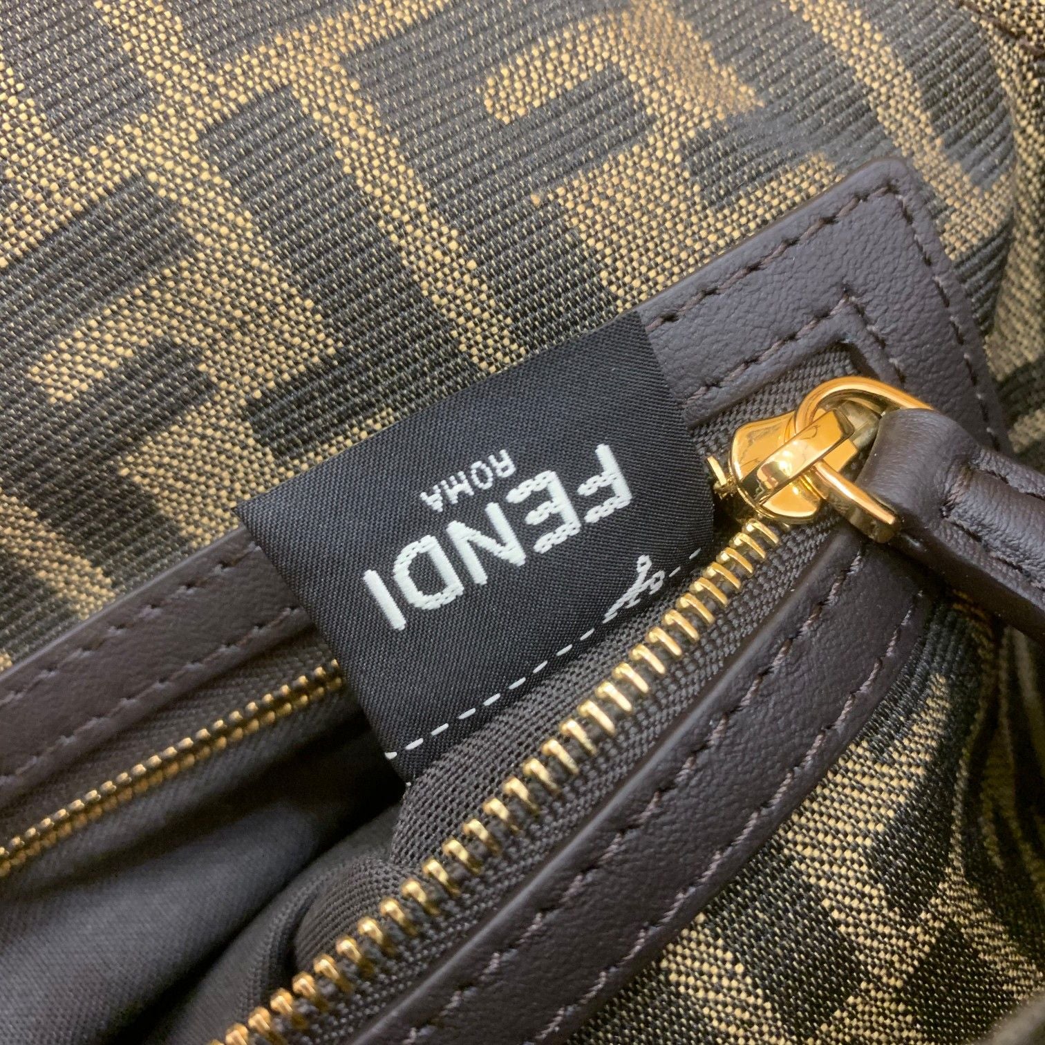 Сумка Fendi Baguette Medium Monogram - 2