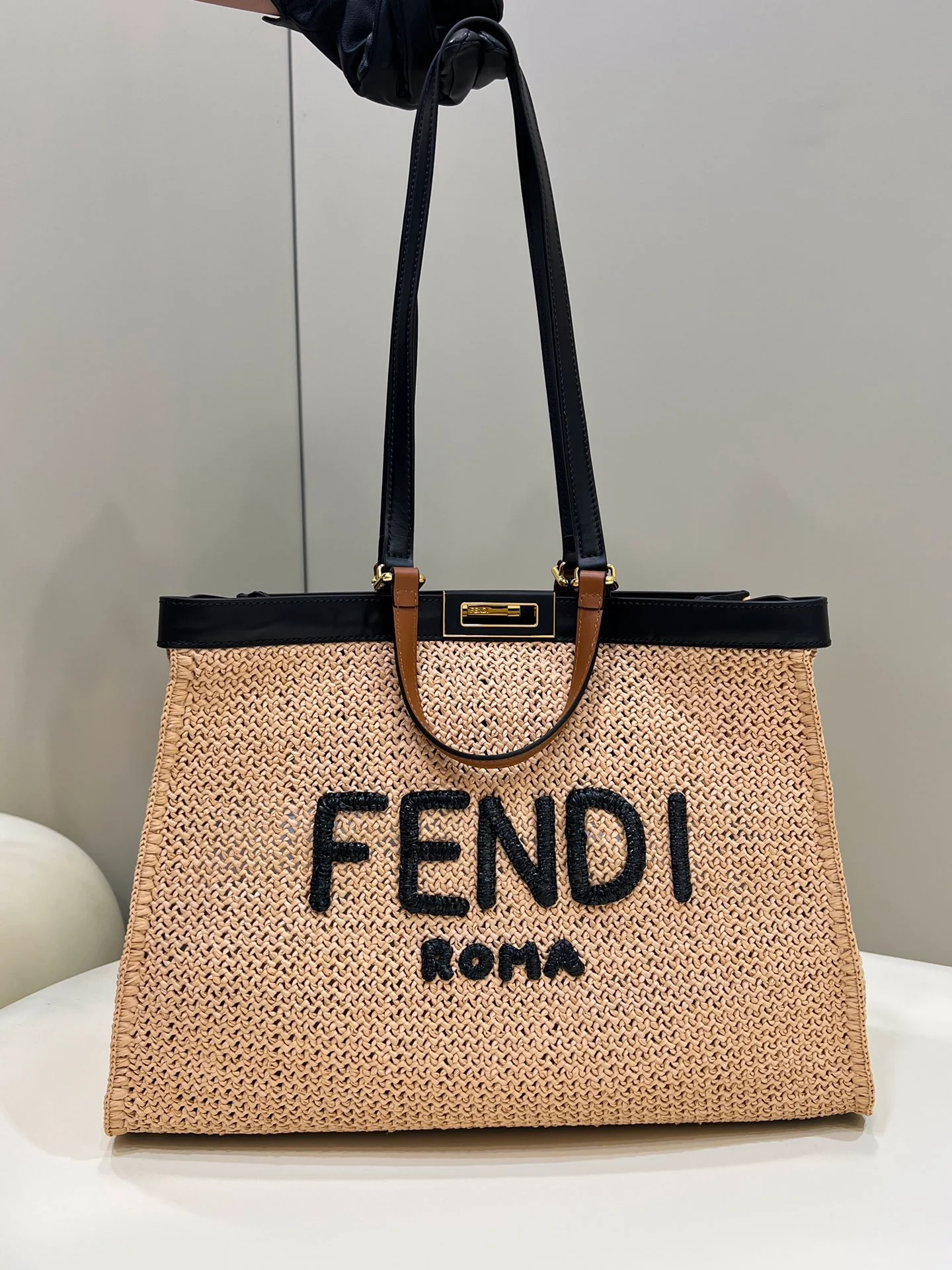 Плетеная сумка-тоут Fendi Peekaboo X-tote