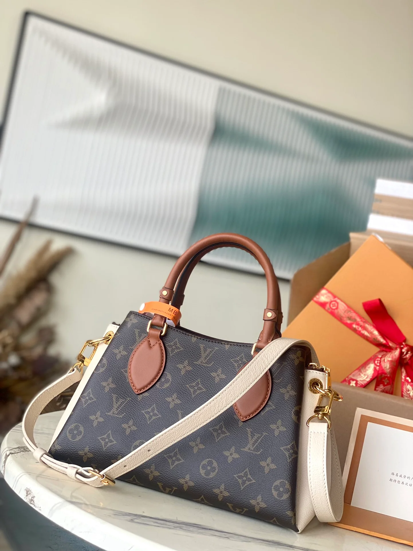 m46495-LV-opera-bb-handbag-white