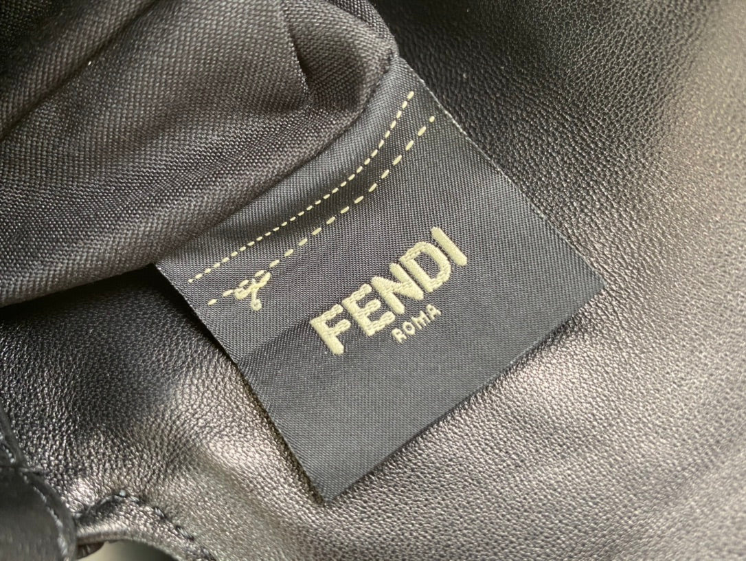 Сумка Fendi Baguette Medium из черной кожи - 2 шт.