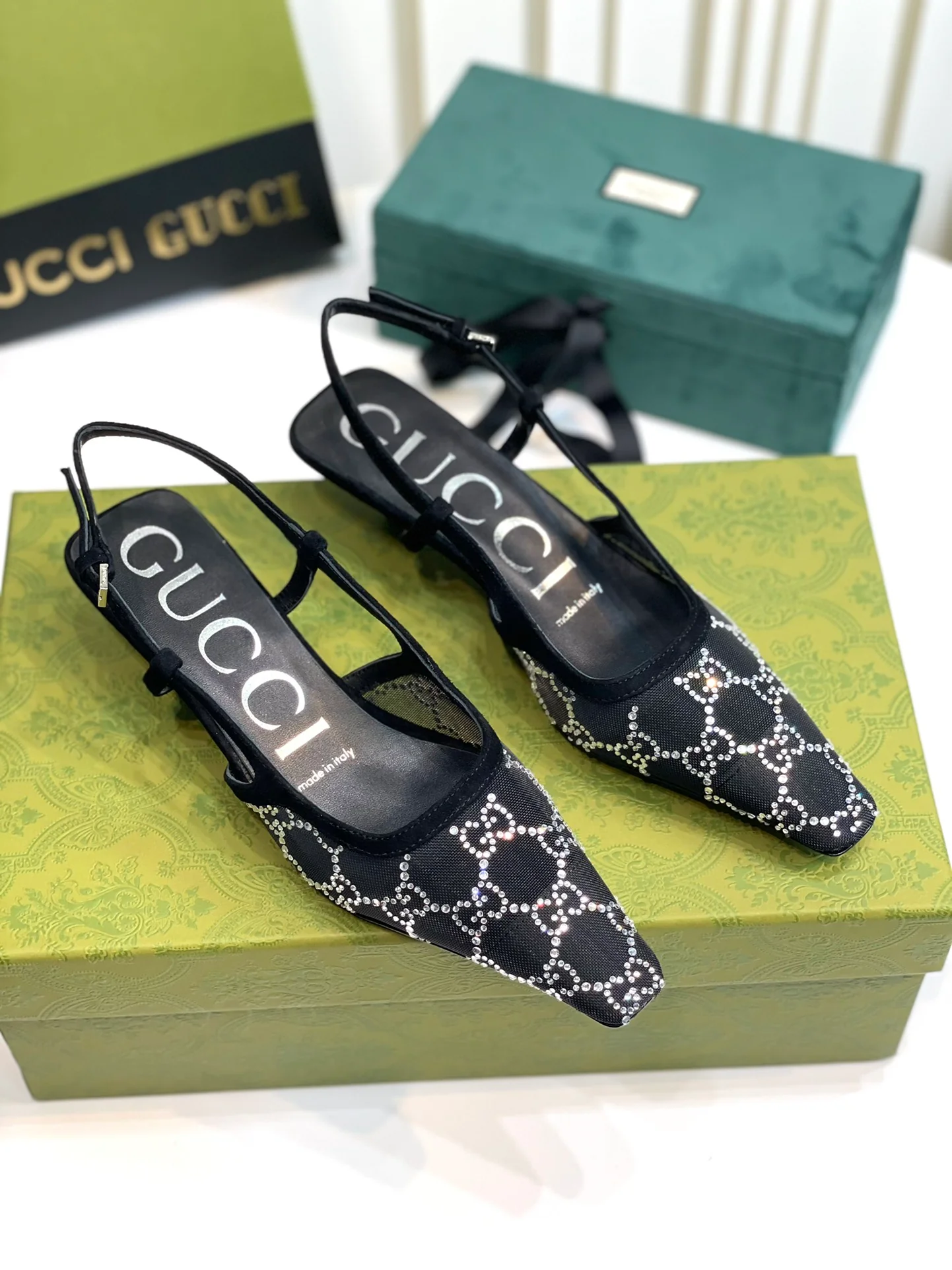 Gucci - Черные туфли на каблуке с монограммой, британский дизайн.