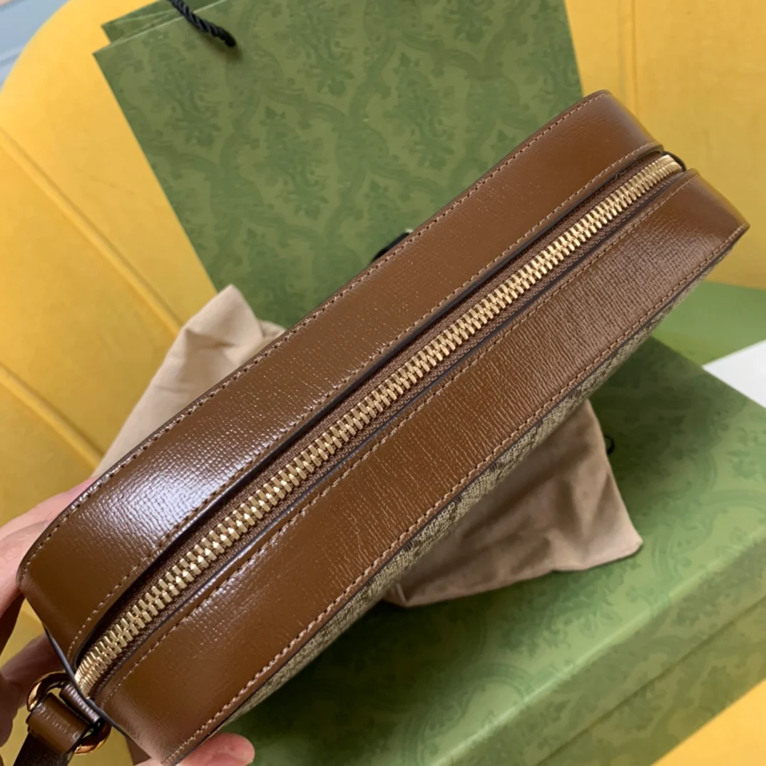 Сумка для фотоаппарата Gucci 1955 с пряжкой в ??виде подковы