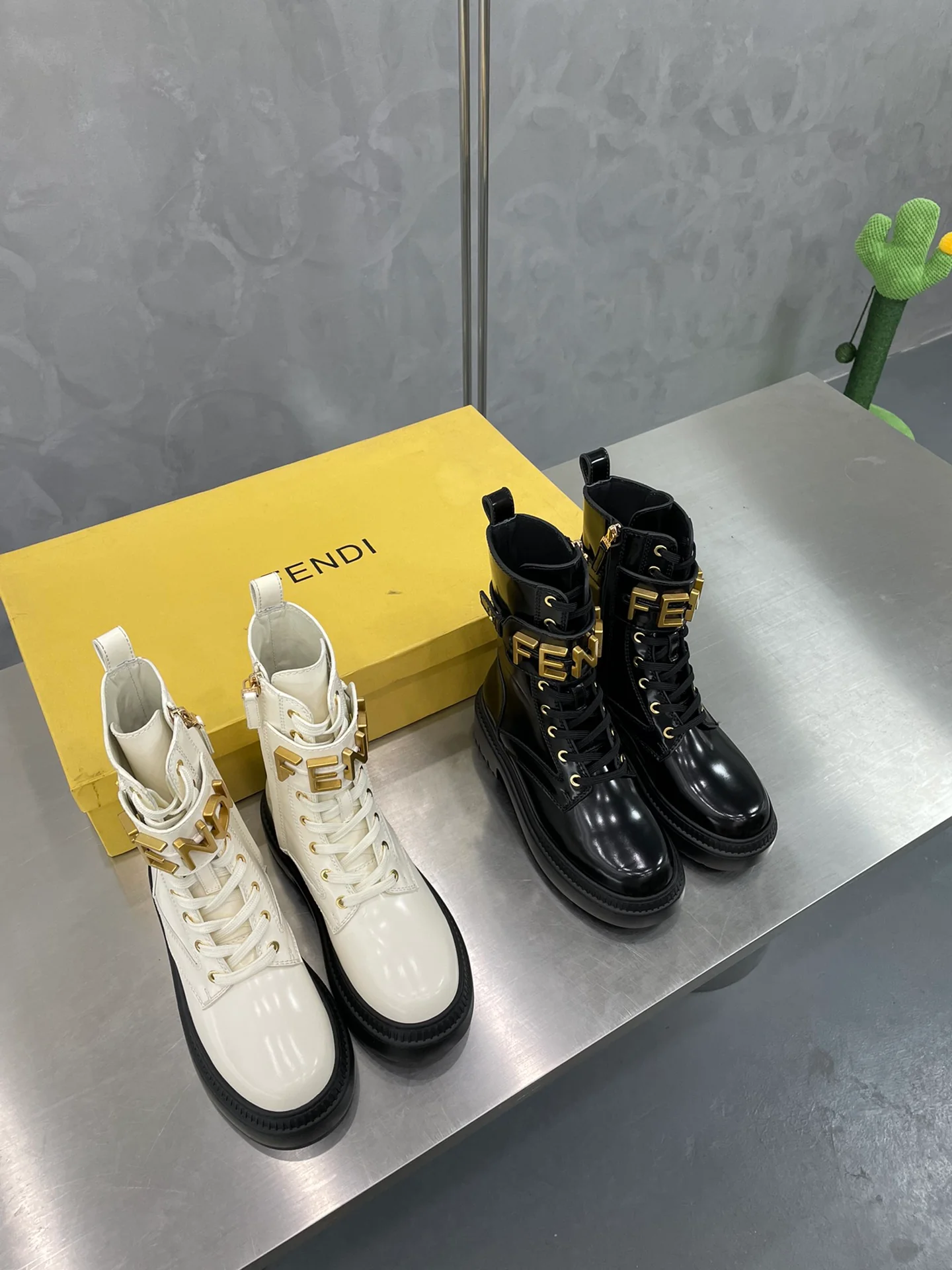 Сапоги для верховой езды Fendi средней высоты - черные