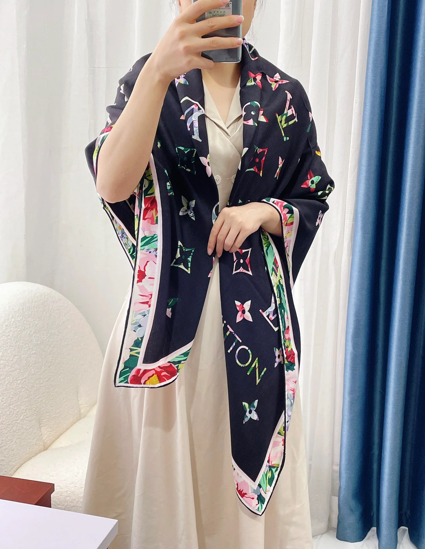 Квадратный шелковый бархатный шарф Hermes - 140 см - 70% кашемир - 30% шелк