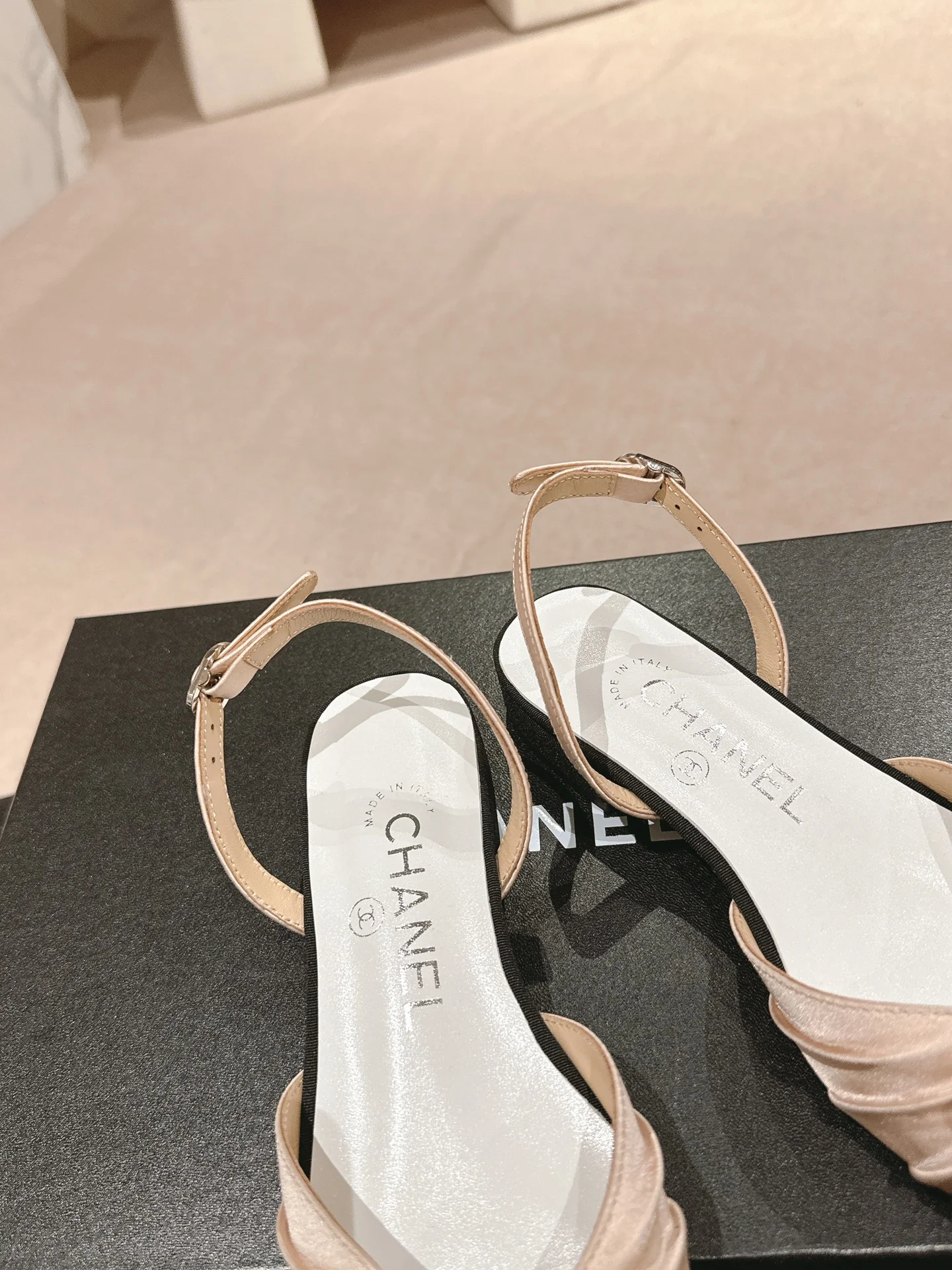 Туфли на низком каблуке Chanel 2024 Ribbon Low Heels - розовые