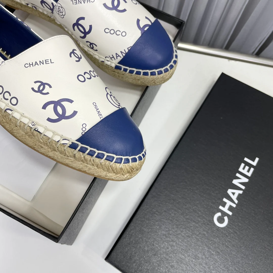 Новинка весны 2023 года от Chanel - Рыбацкие туфли из овечьей кожи - Синие