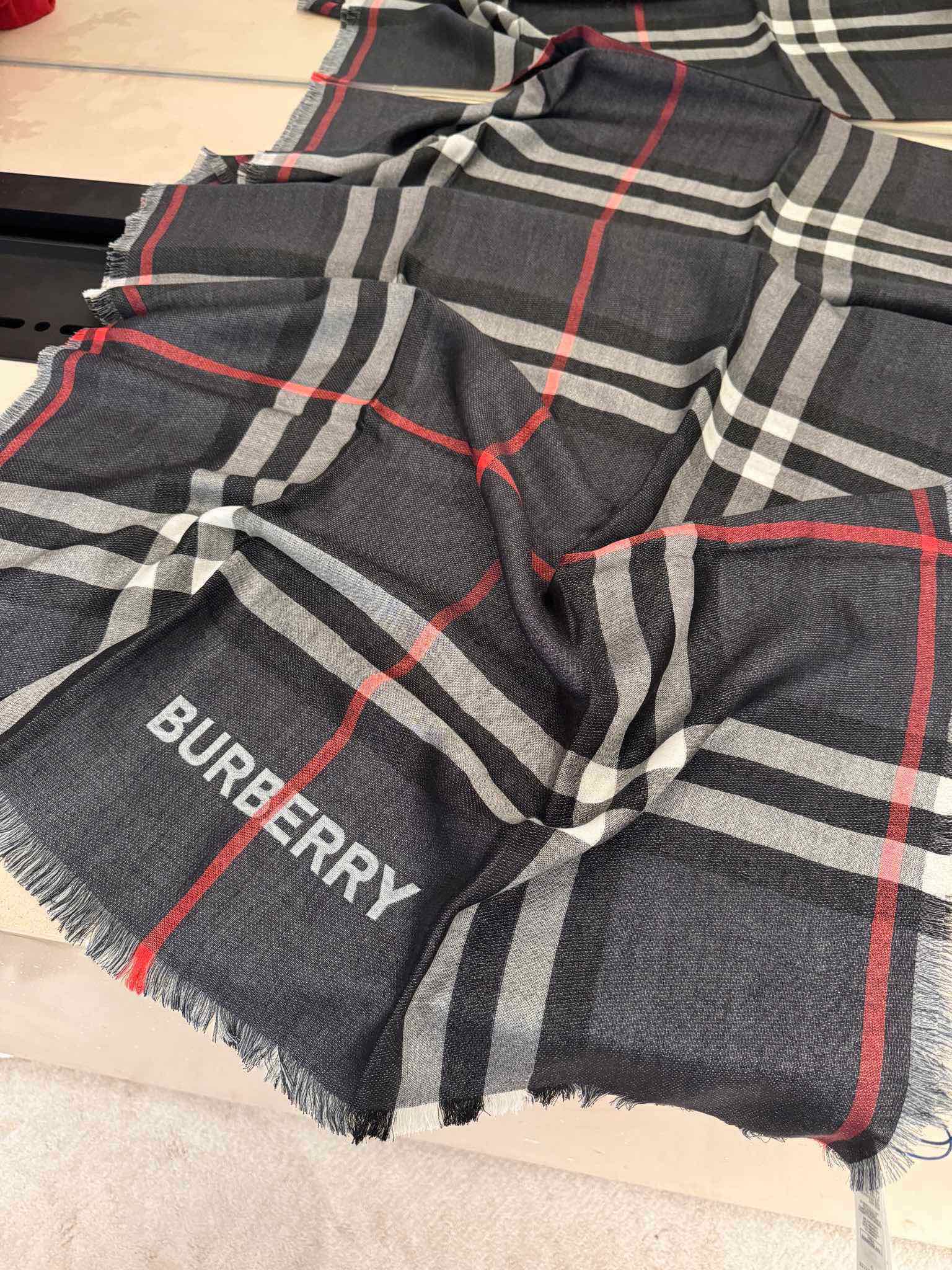 Шелково-кашемировый шарф Burberry 2024 в клетку - 220-70 - черный
