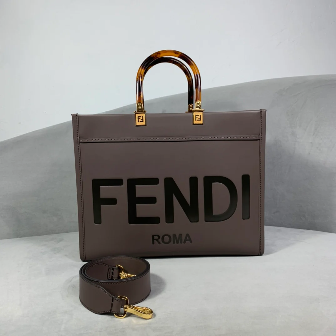 Сумка Fendi Sunshine Medium из коричнево-серой кожи.