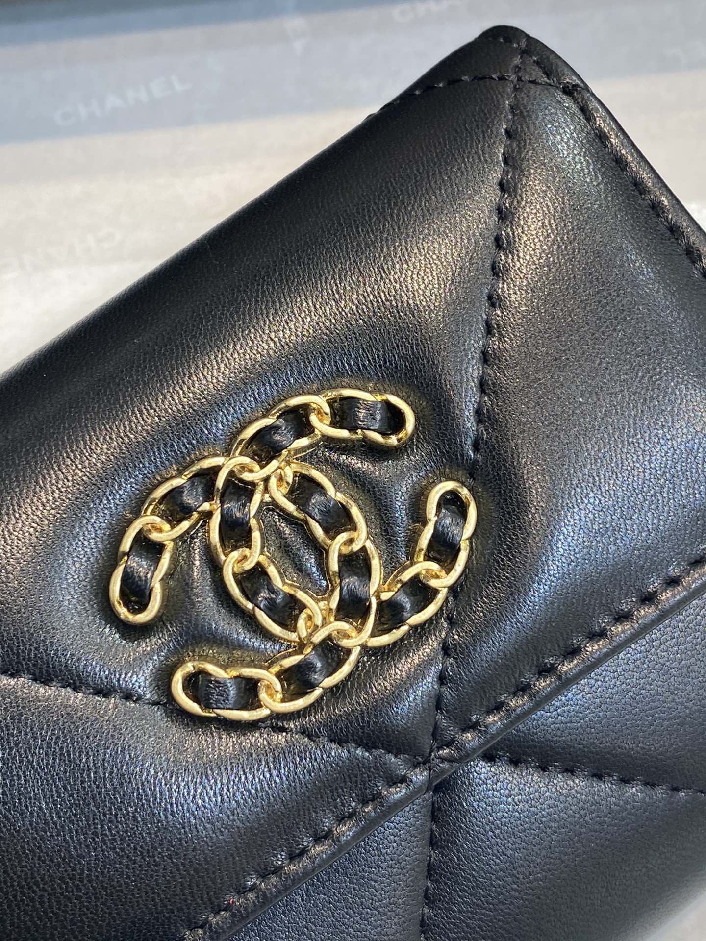 Chanel-19系列 大菱格三折钱包