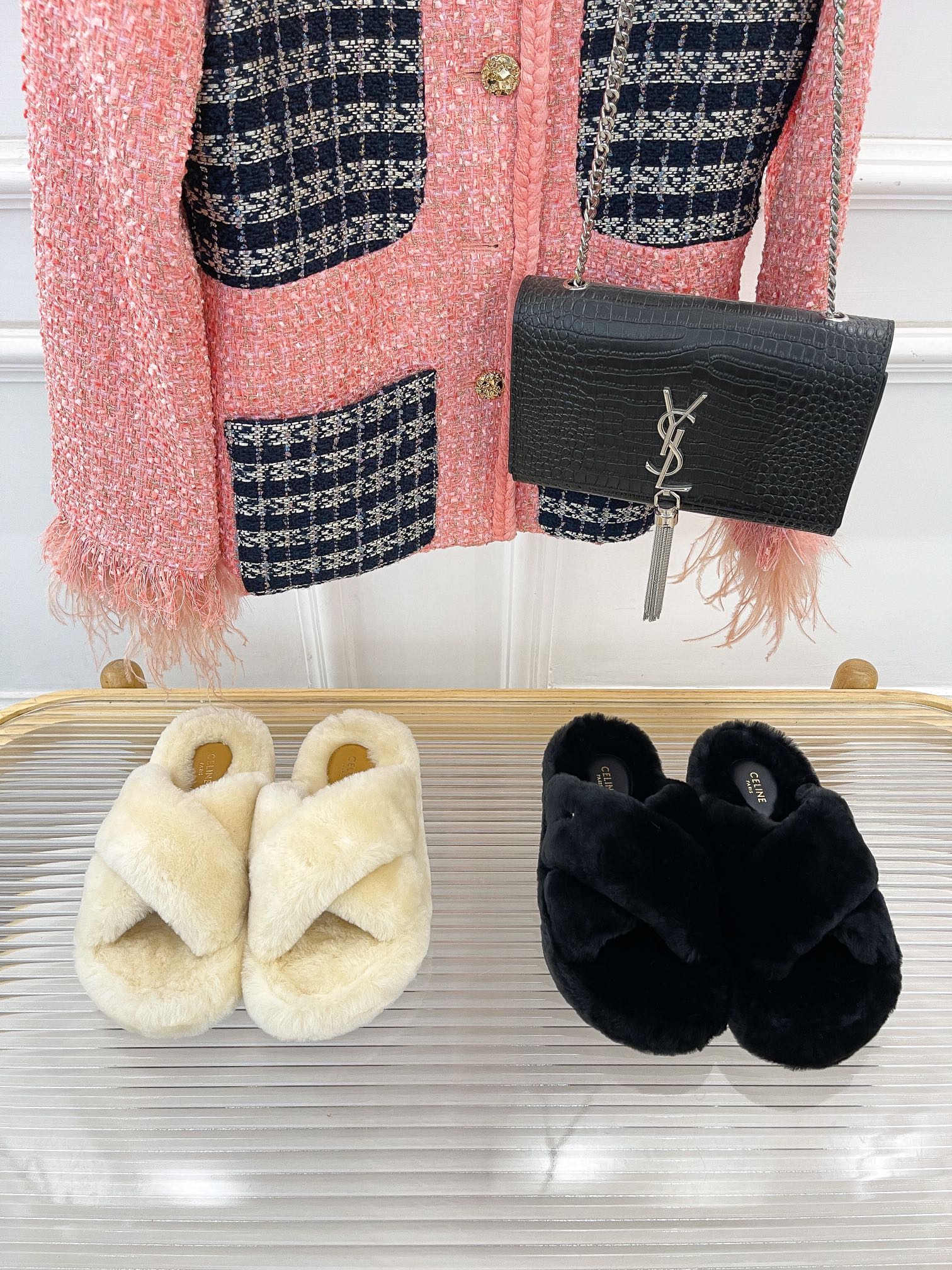 Коллекция Celine Осень/Зима 2022 - Шерстяные тапочки с перекрестным кроем