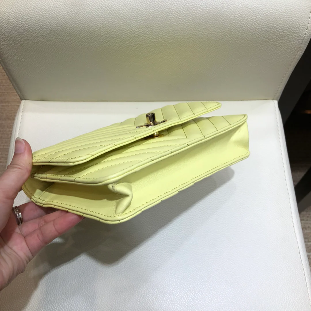 Chanel-trendy-cc-woc-19cm-4