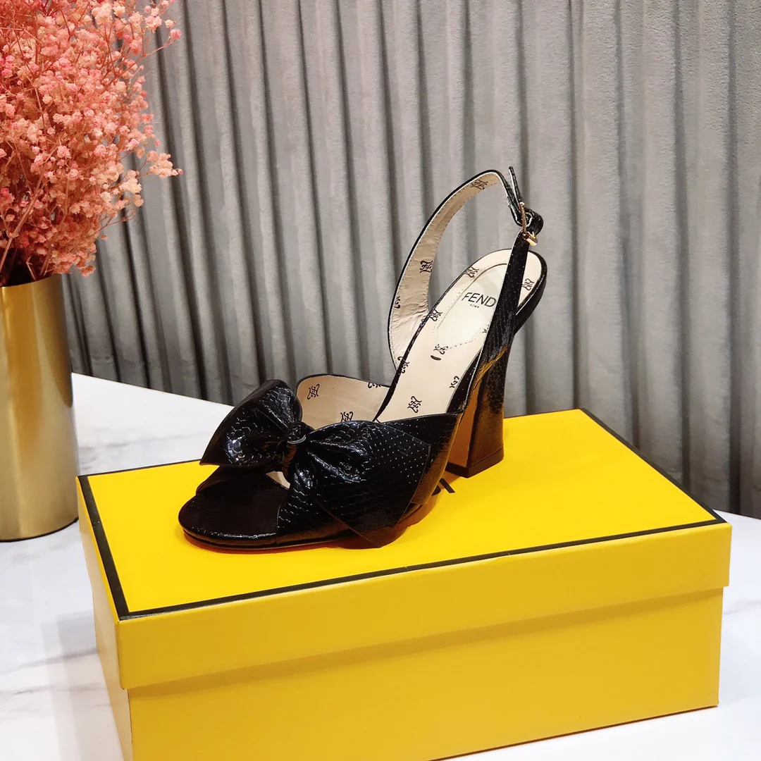 Fendi - Весна 2022 - Босоножки на высоком каблуке