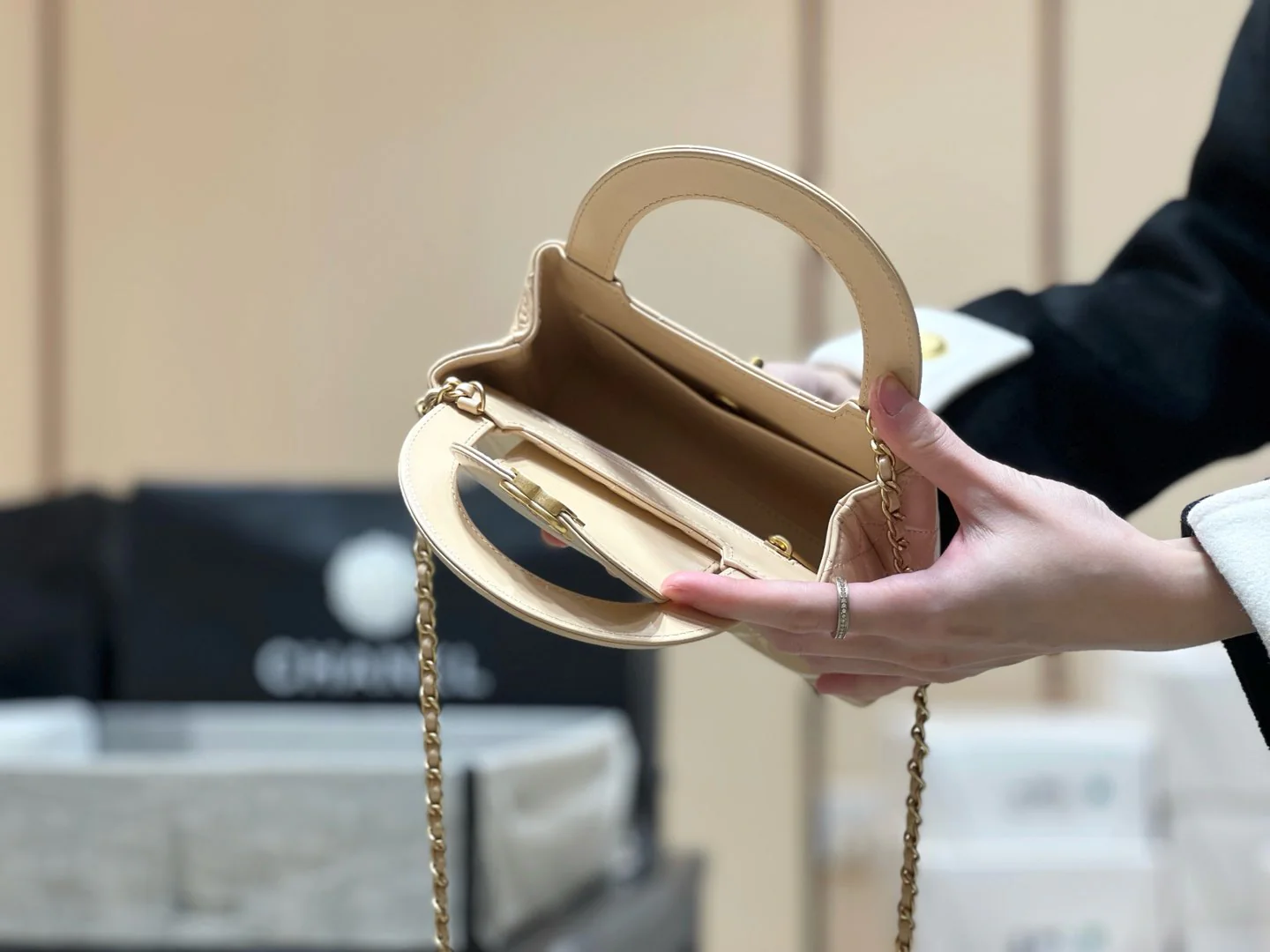 Chanel 25c Kelly - Абрикосовый