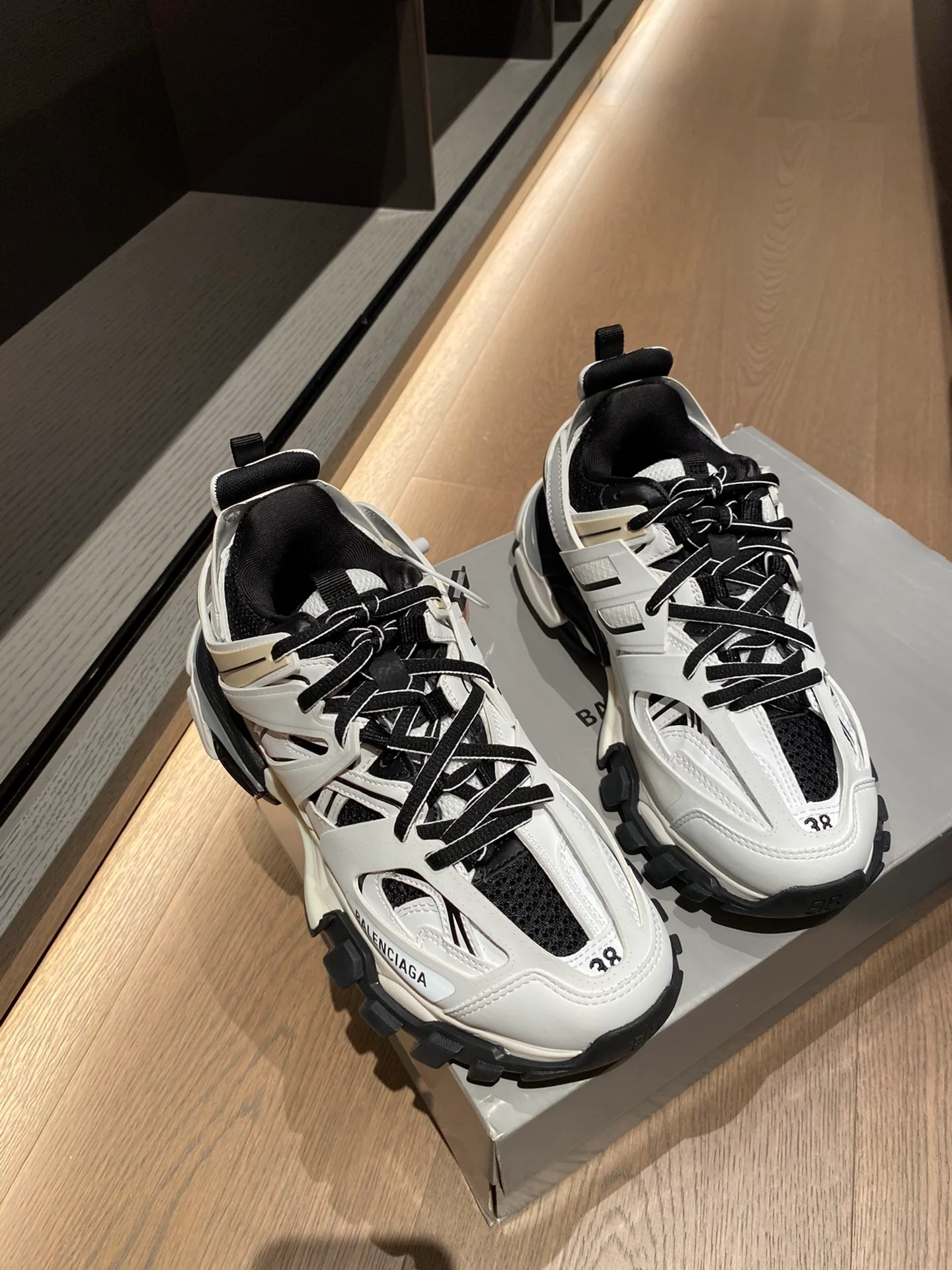 Balenciaga - Dad Shoes - 7