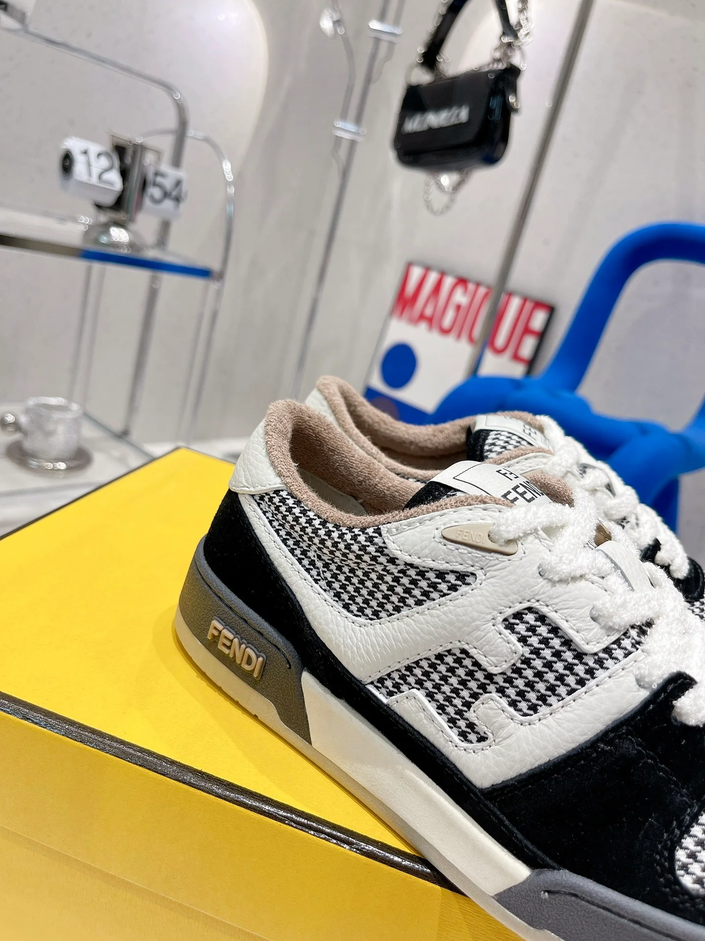 Fendi - Кроссовки - Повседневная обувь - Спортивная обувь