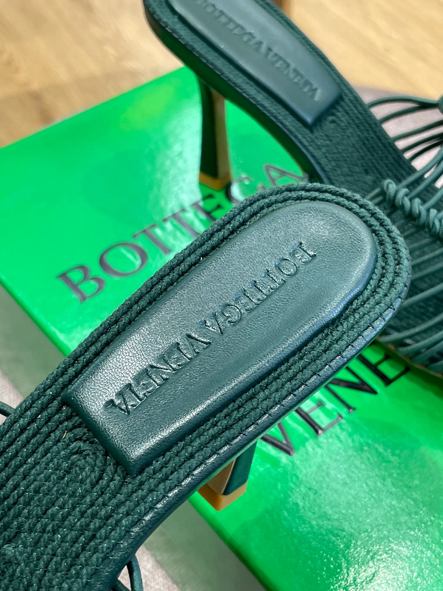 BV - Сандалии и туфли на высоком каблуке